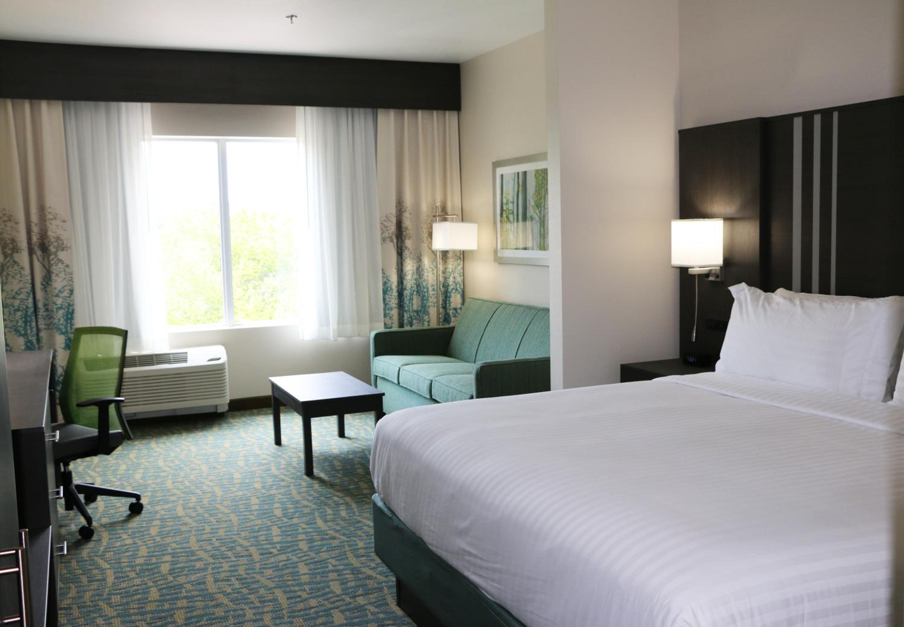 King Room - Hearing Accessible - Non-Smoking