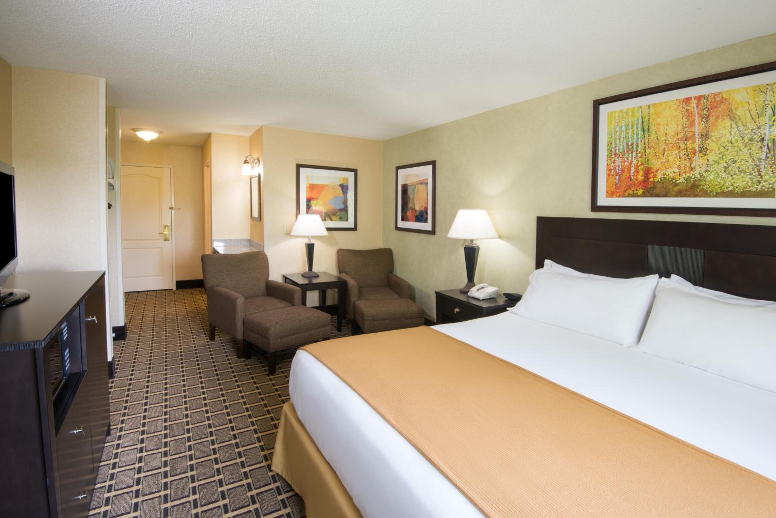 Standard King Room - Mid Floor