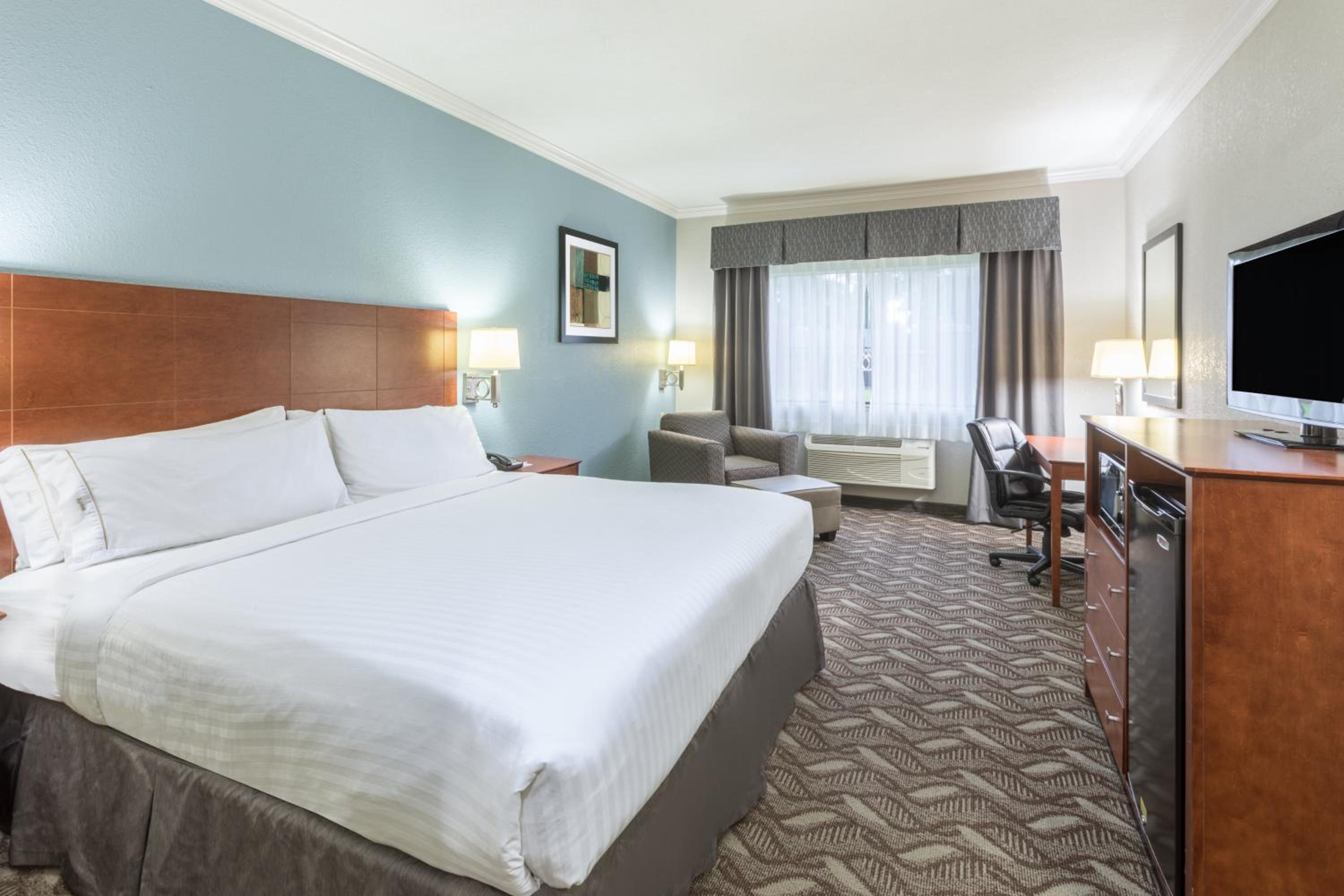 Standard King Room - Photo 1