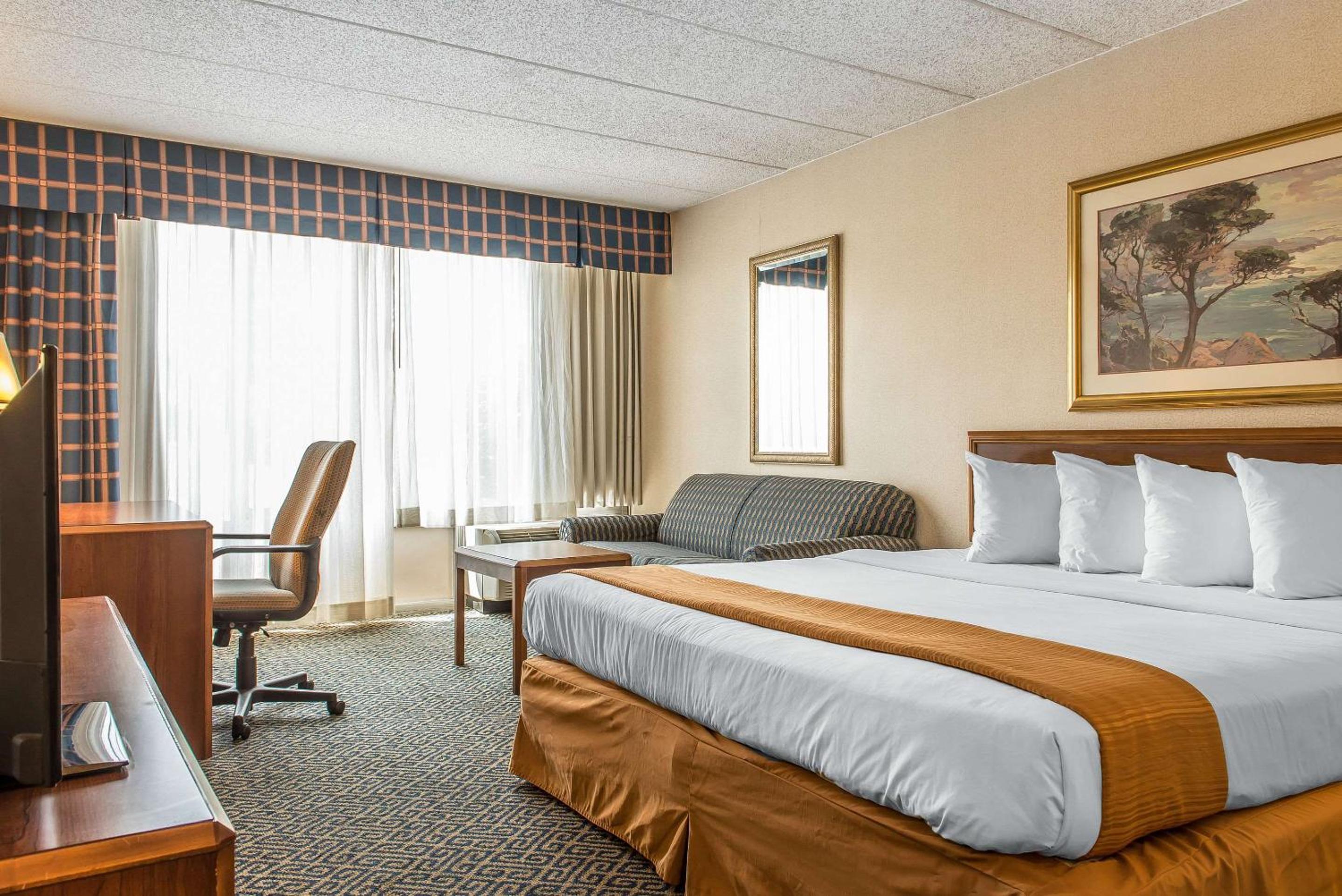 King Room - Accessible/Non-Smoking - Photo 1