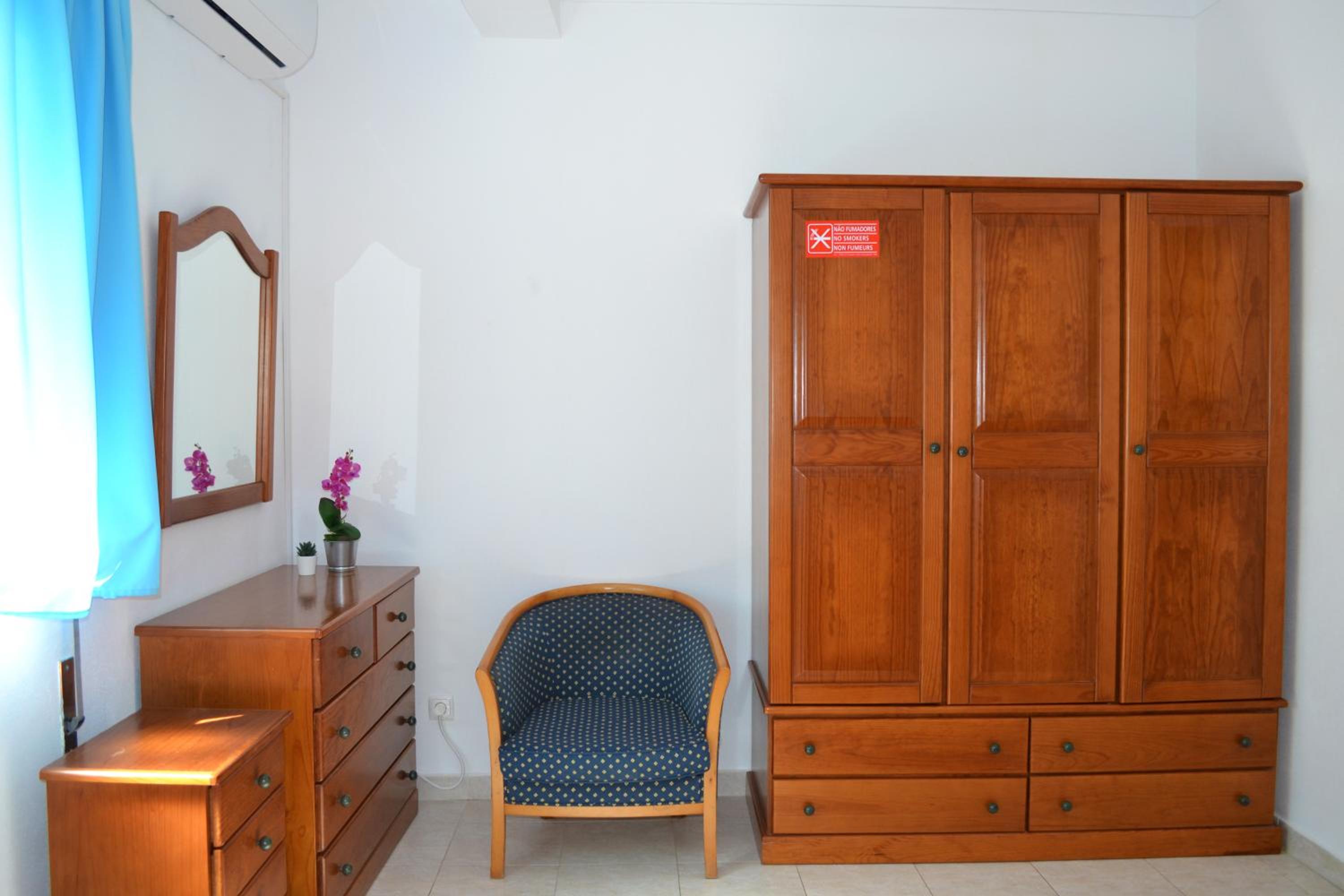 Twin Room - Photo 6