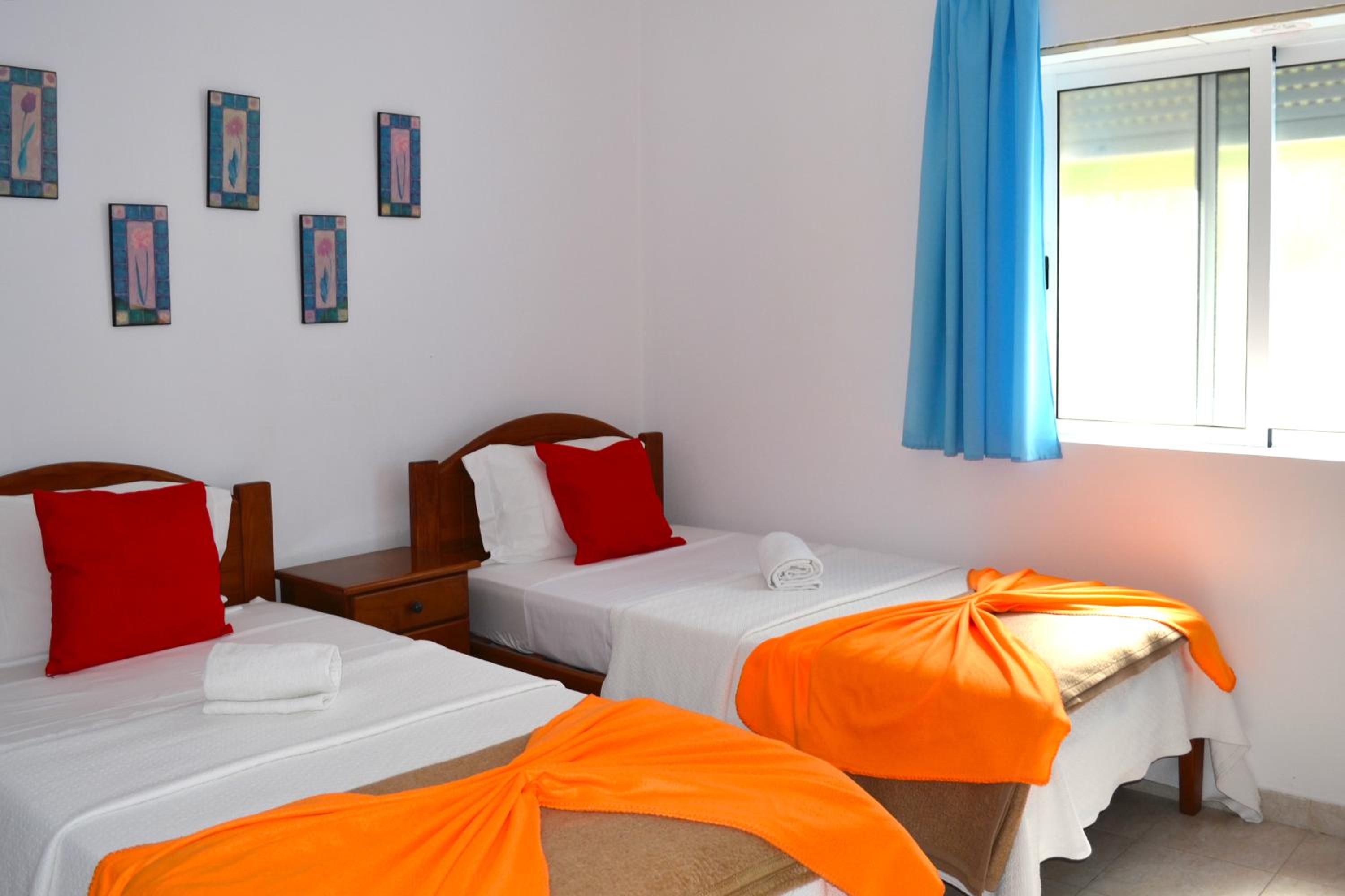 Twin Room - Photo 1