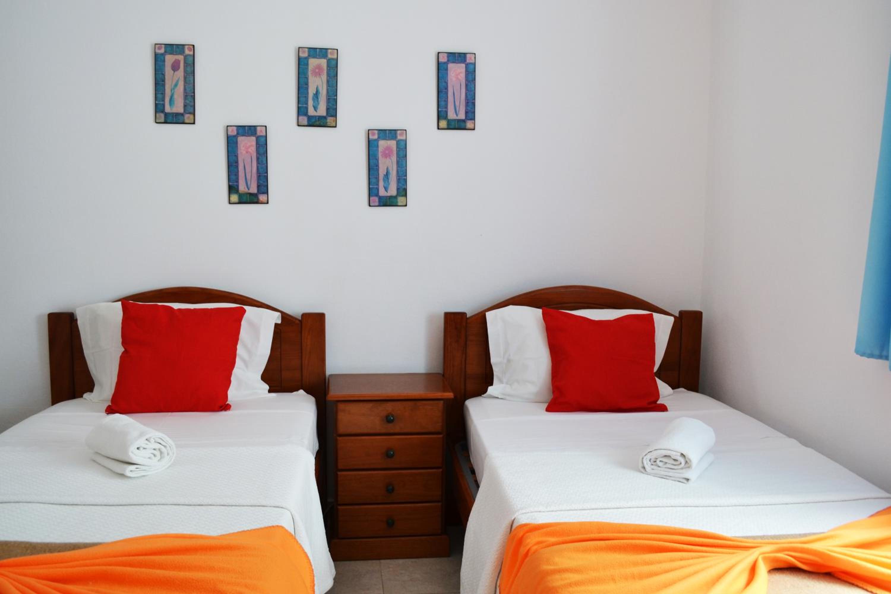 Twin Room - Photo 5
