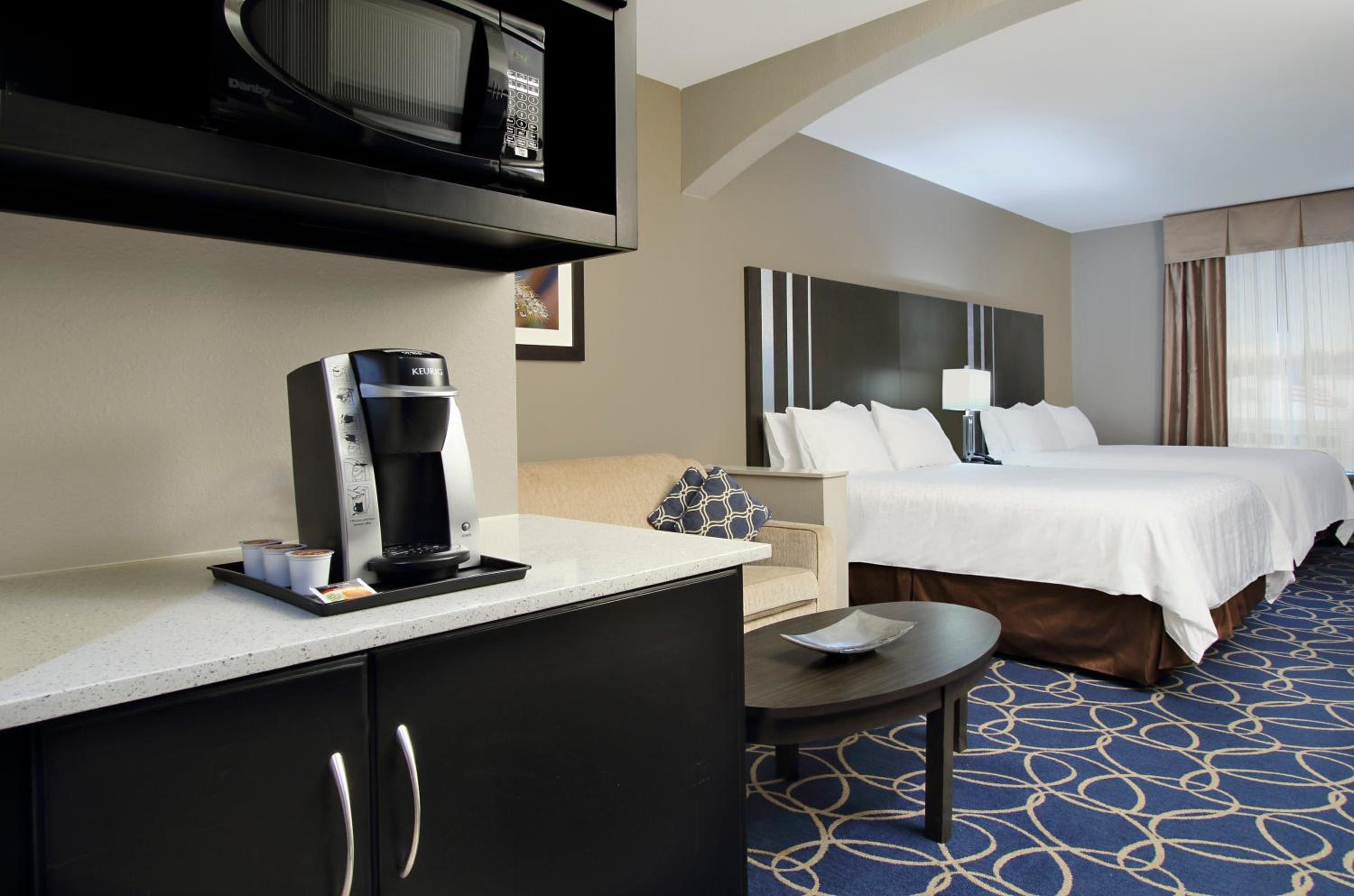 Queen Suite photo 2