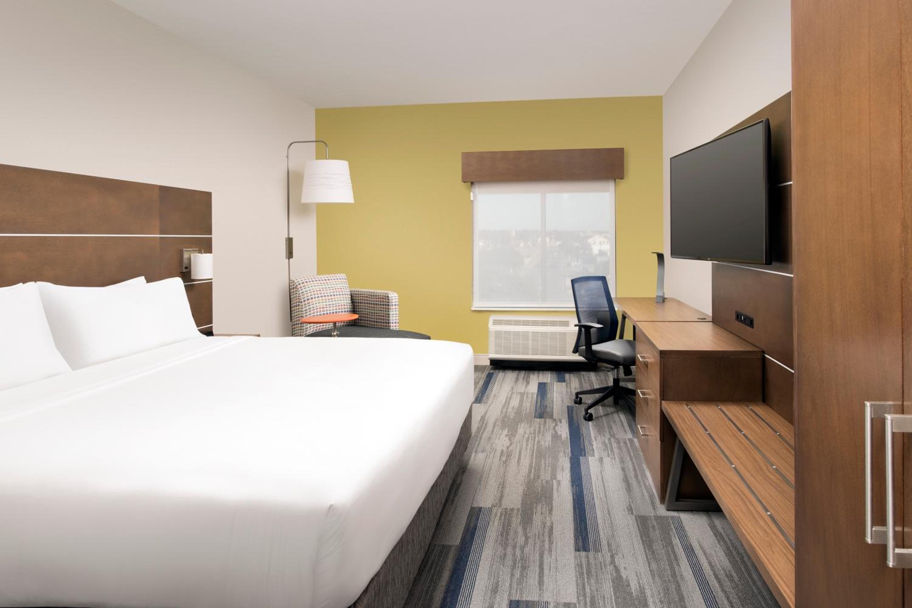 Standard King Room - Communications Accessible