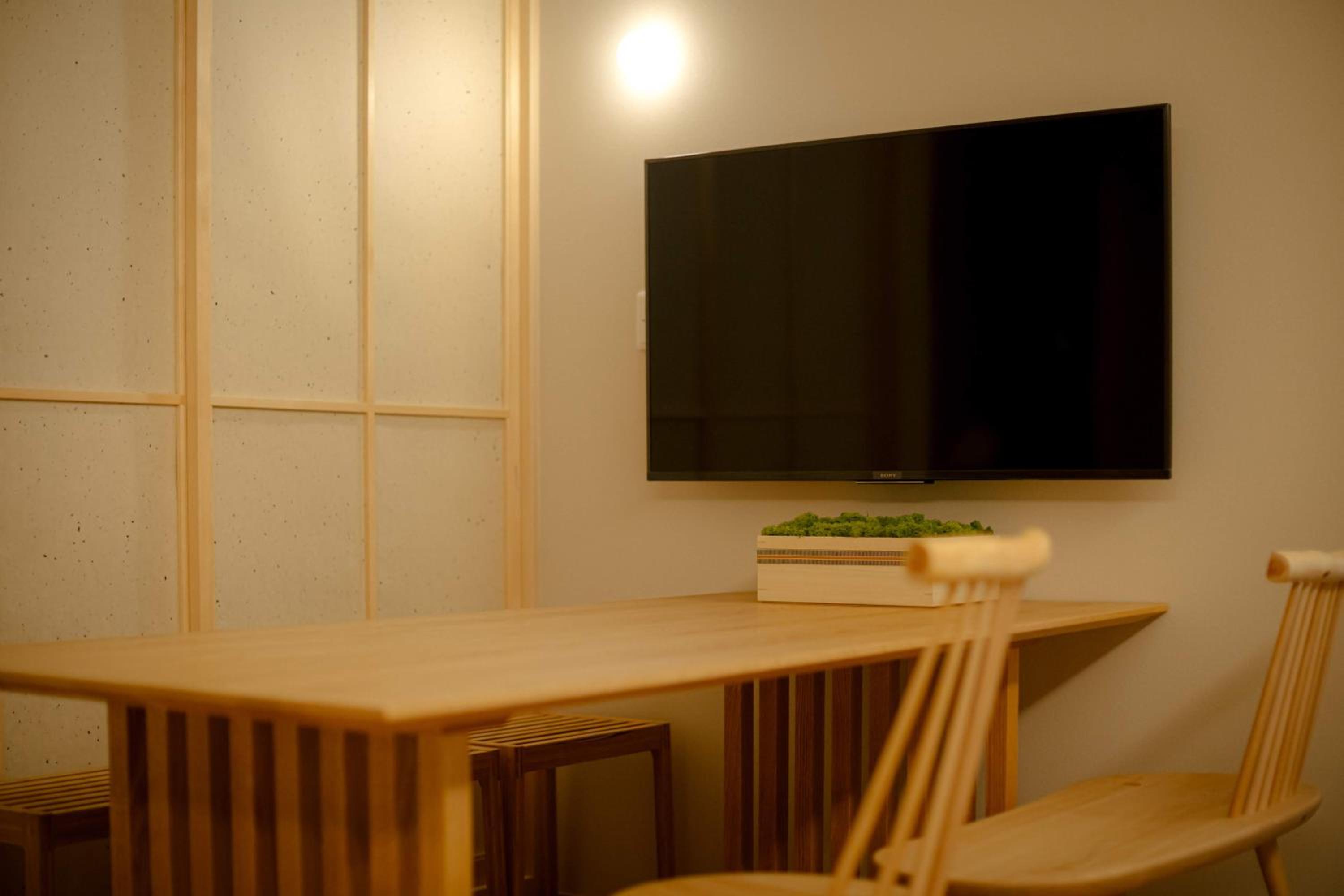 Superior Family Room - Photo 16