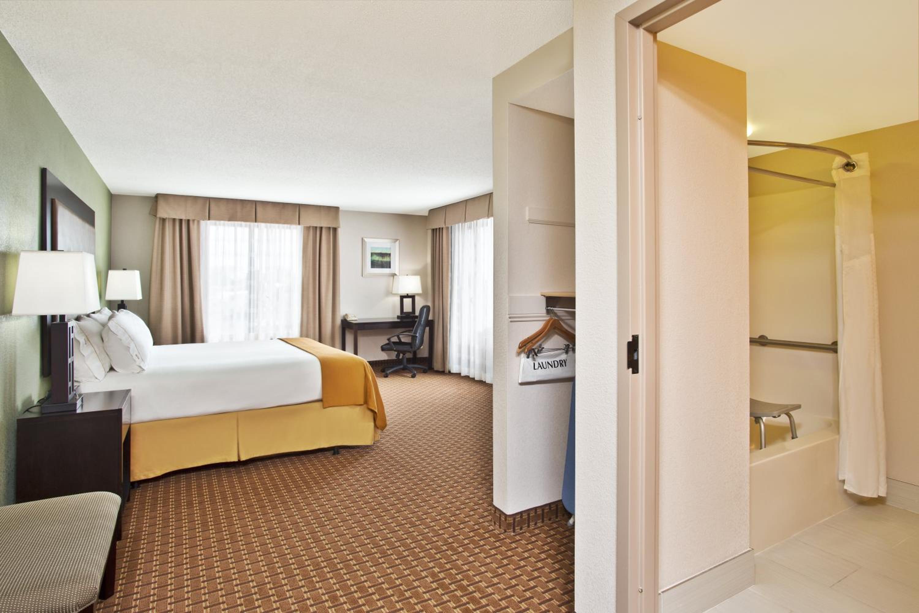 King Room - Disability Access - Non-Smoking - Photo 1