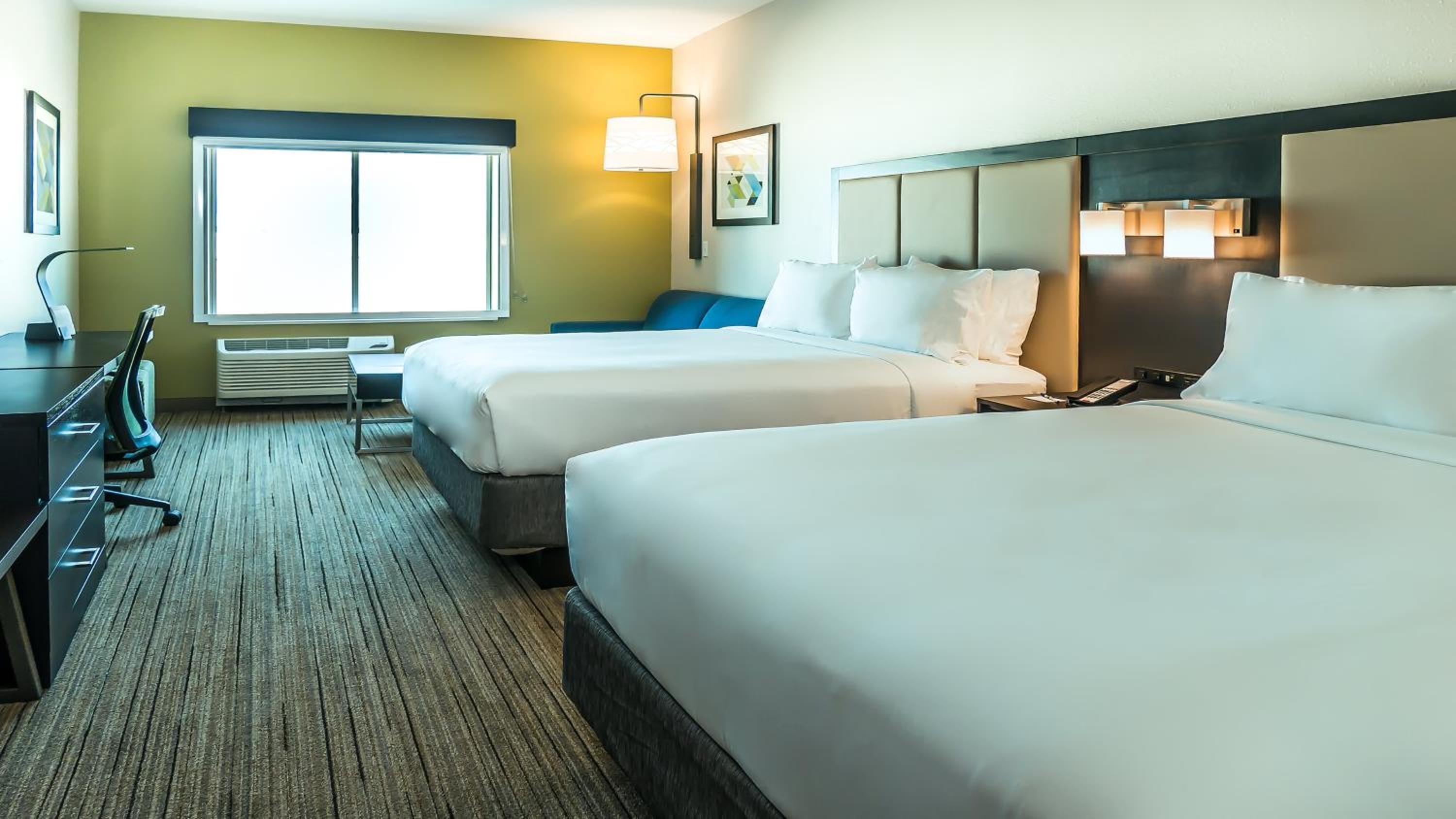Suite with Two Queen Beds - Photo 1