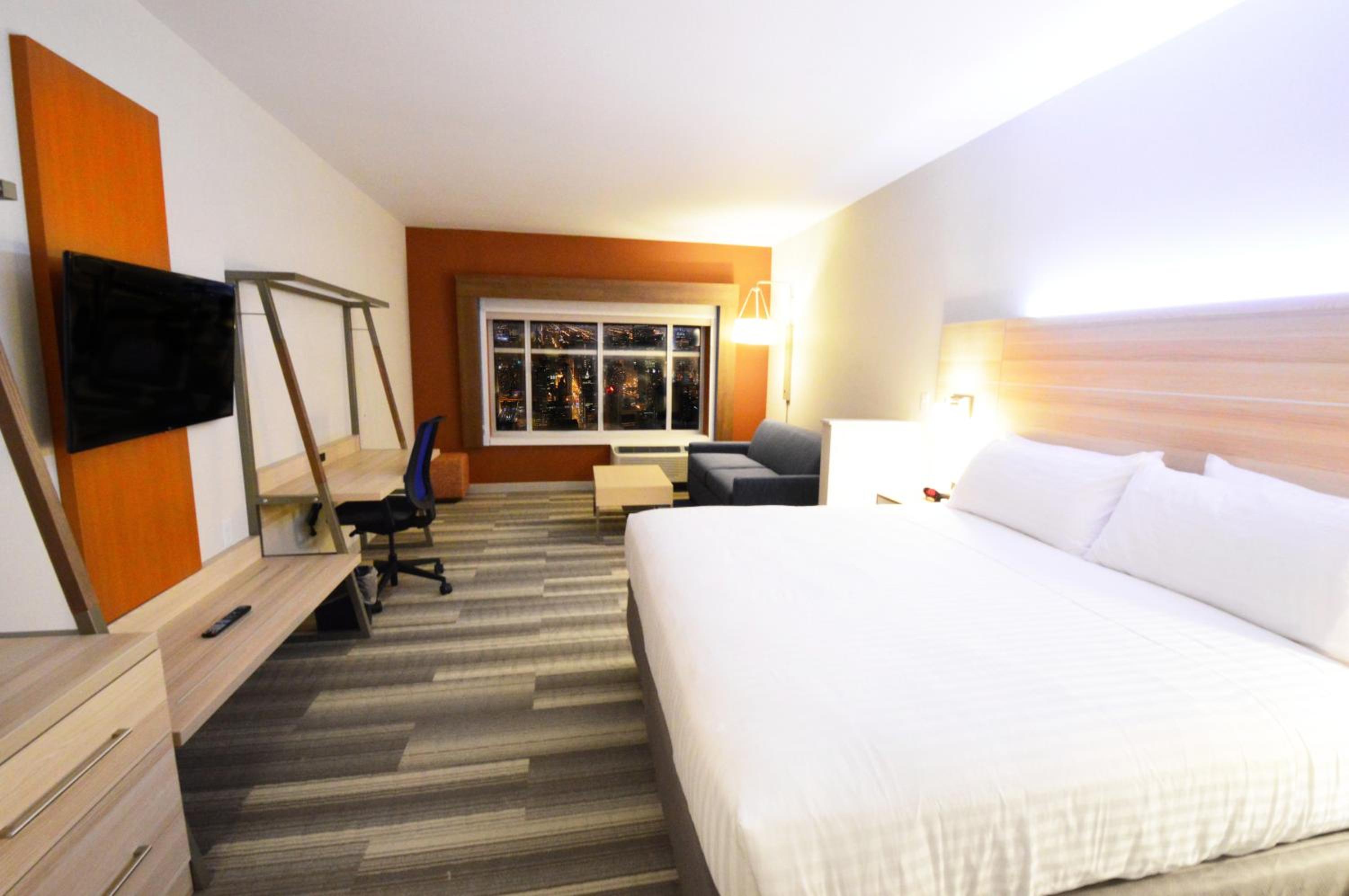 King Suite with Sofa Bed photo 1