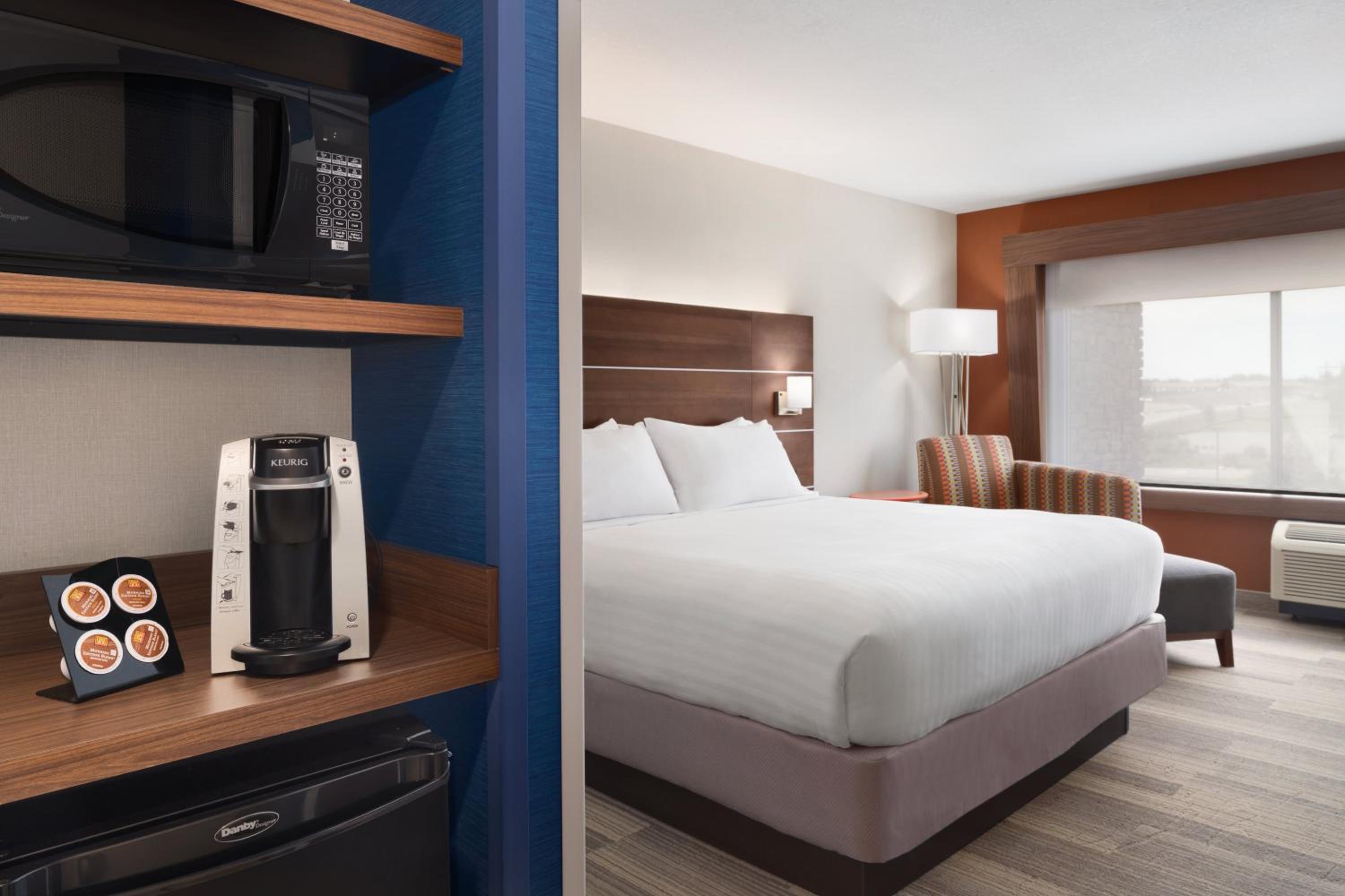 Holiday Inn Express & Suites Duluth North - Miller Hill by IHG, Photo 3