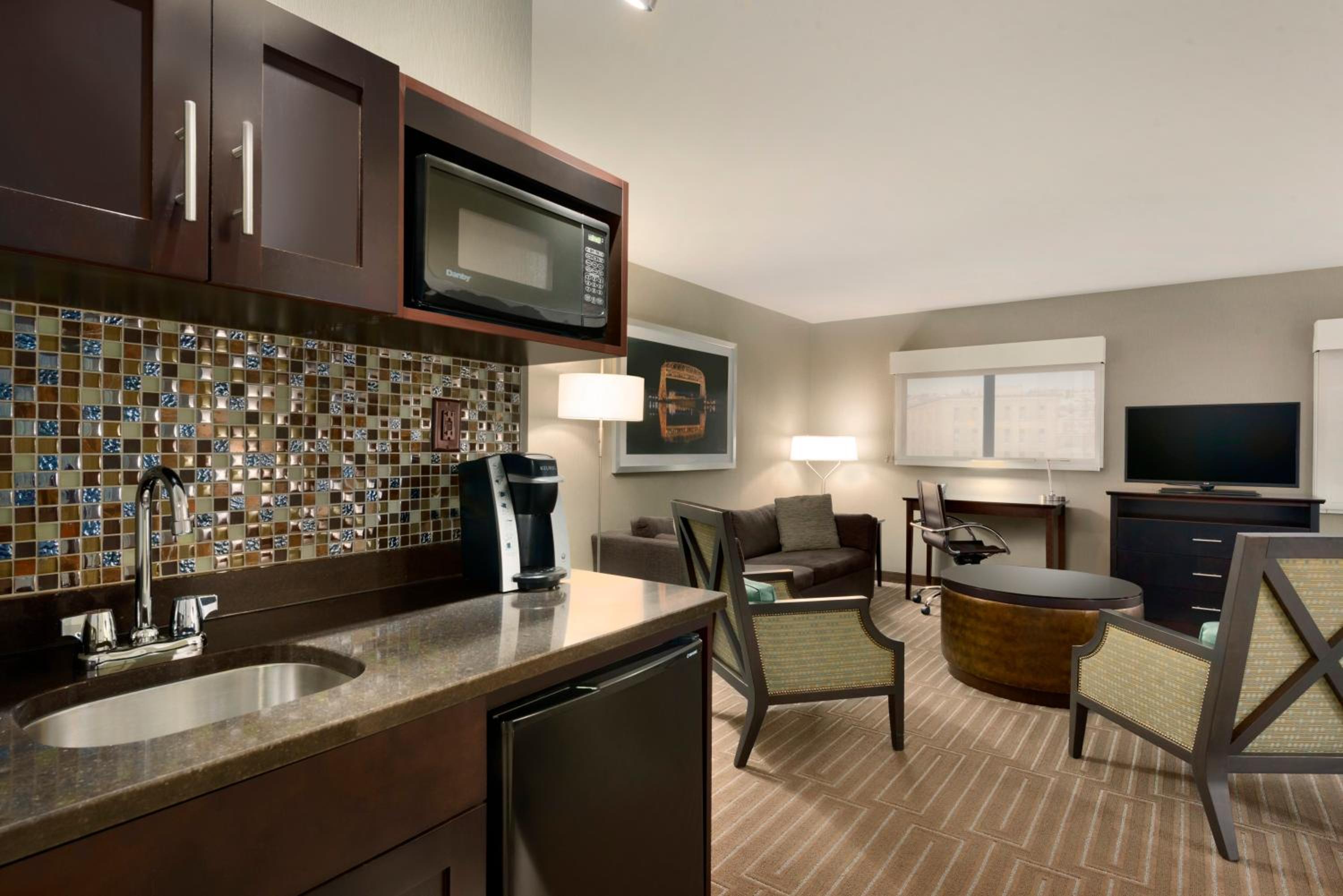 King Suite With Spa Bath - Photo 2
