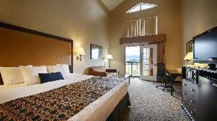 King Room with Bath Tub - Disability Access/Second Floor - Photo 2