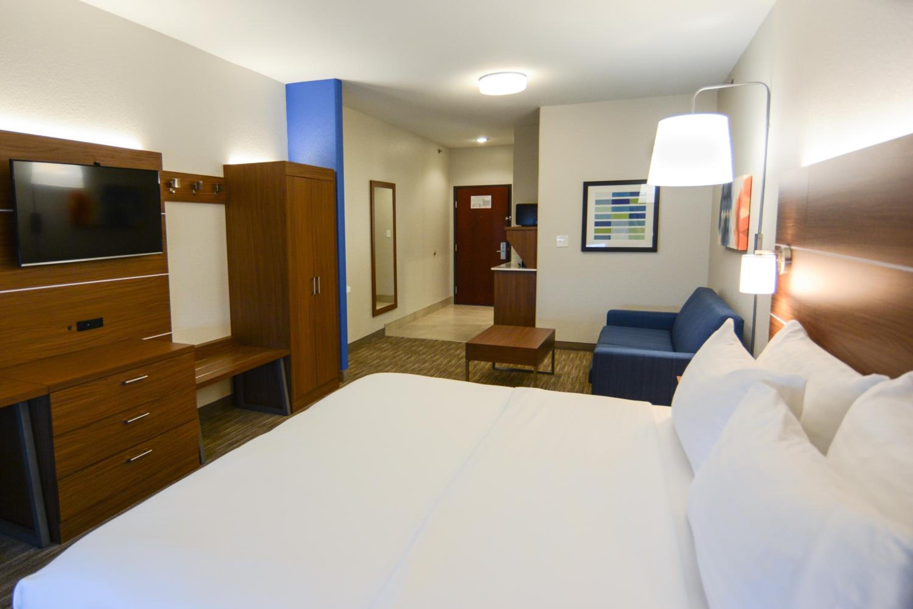 King Suite - Photo 3