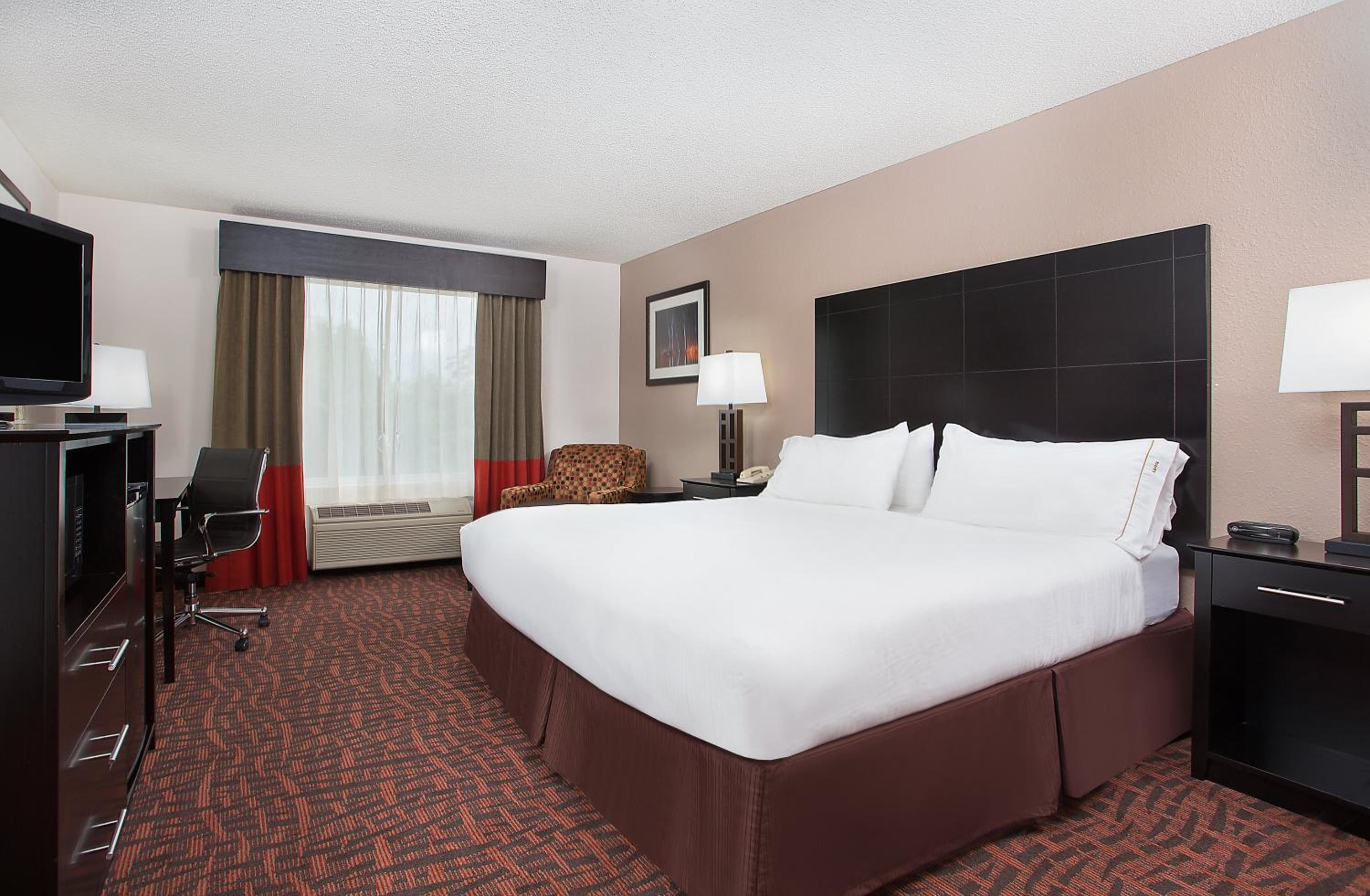 Standard King Room - Photo 1