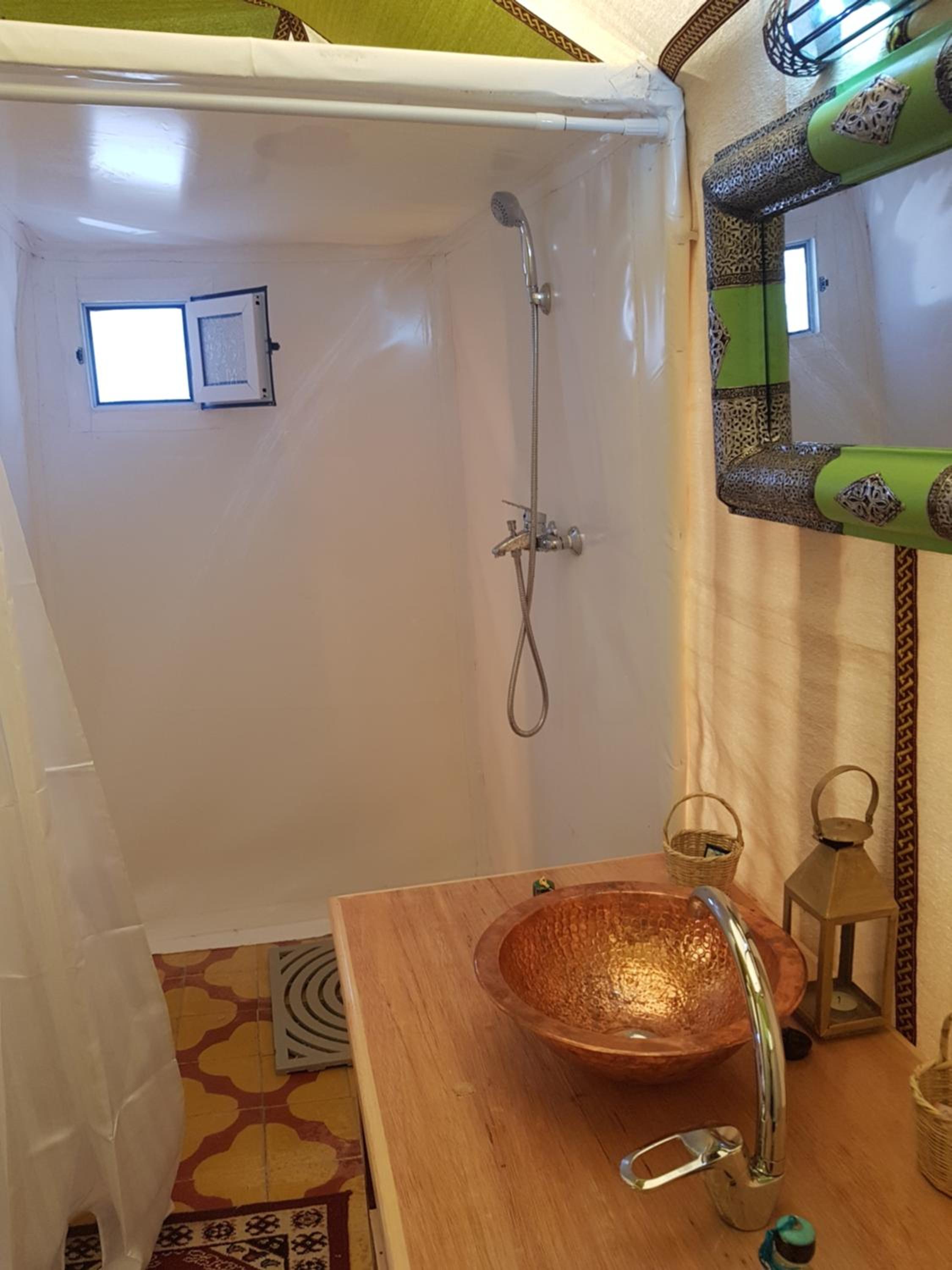 Luxury Tent ( 3 Adults ) - Photo 9