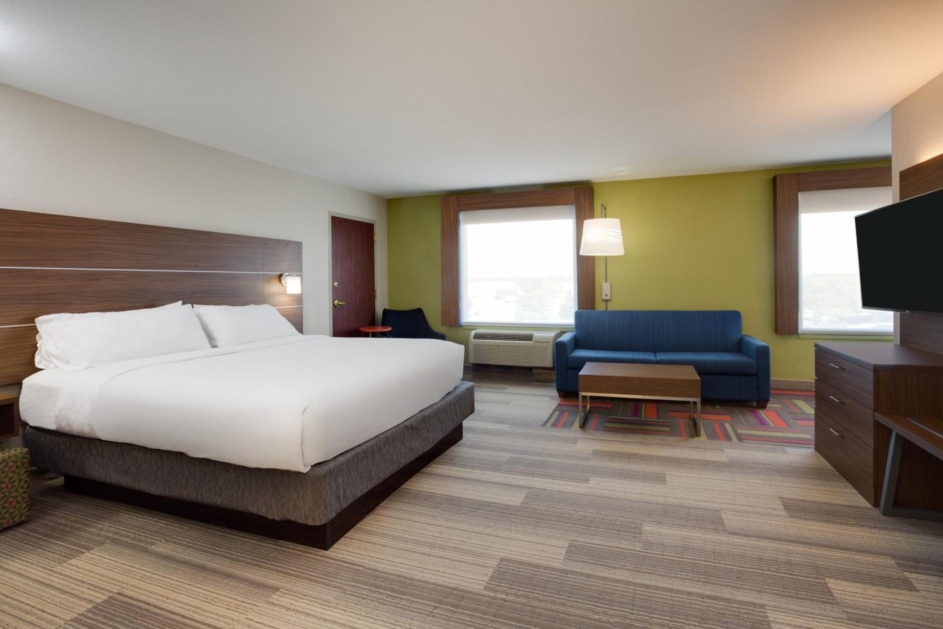 King Suite - Photo 3