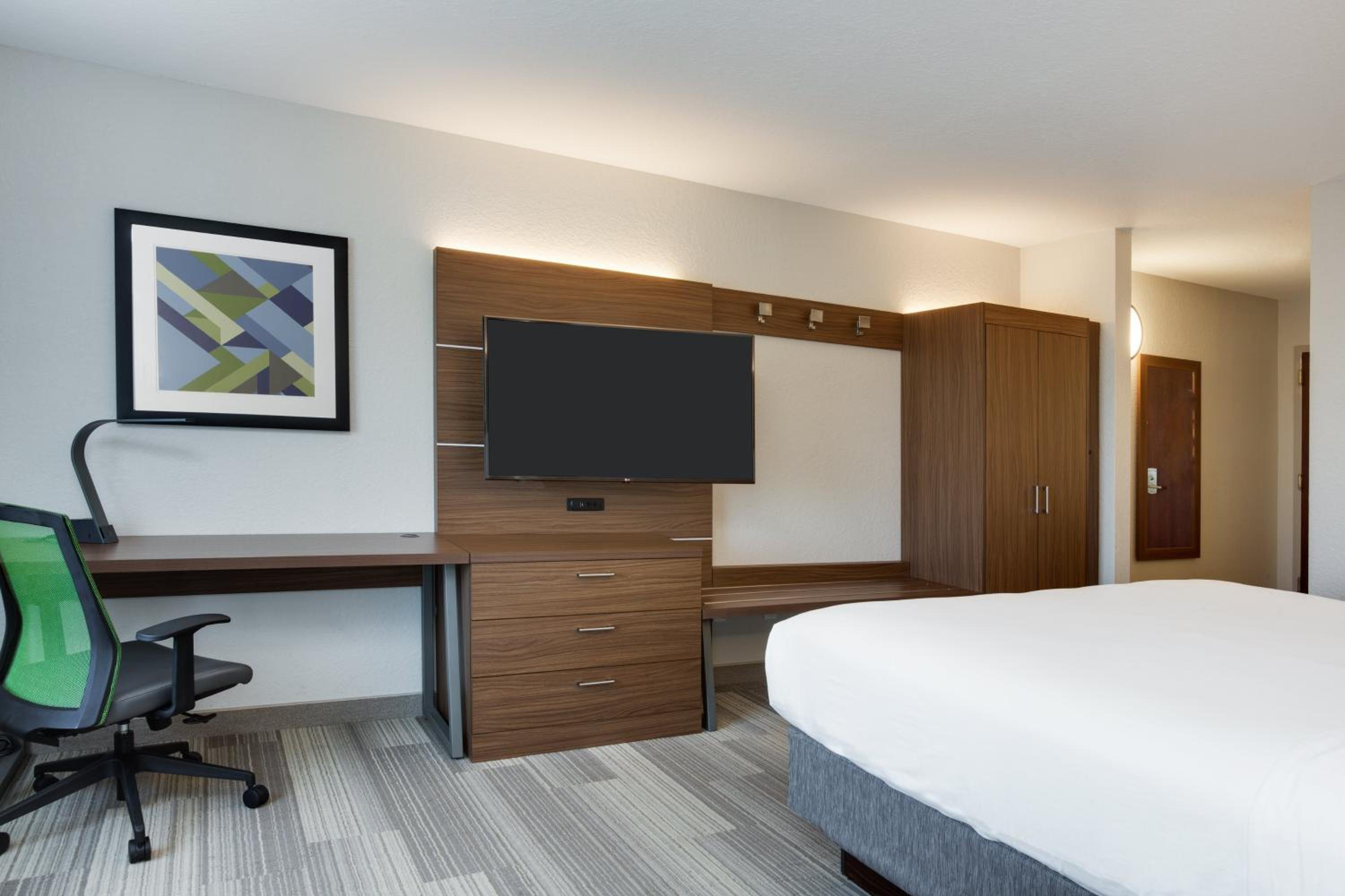 King Suite - Photo 2