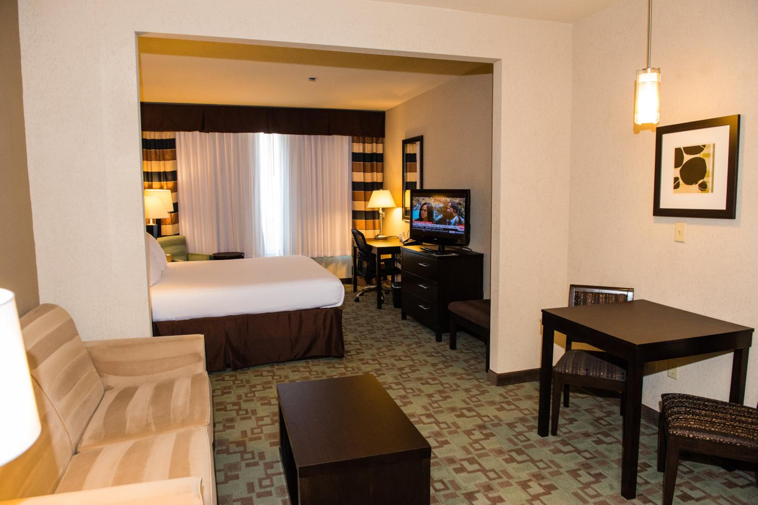 Standard King Room - Photo 2