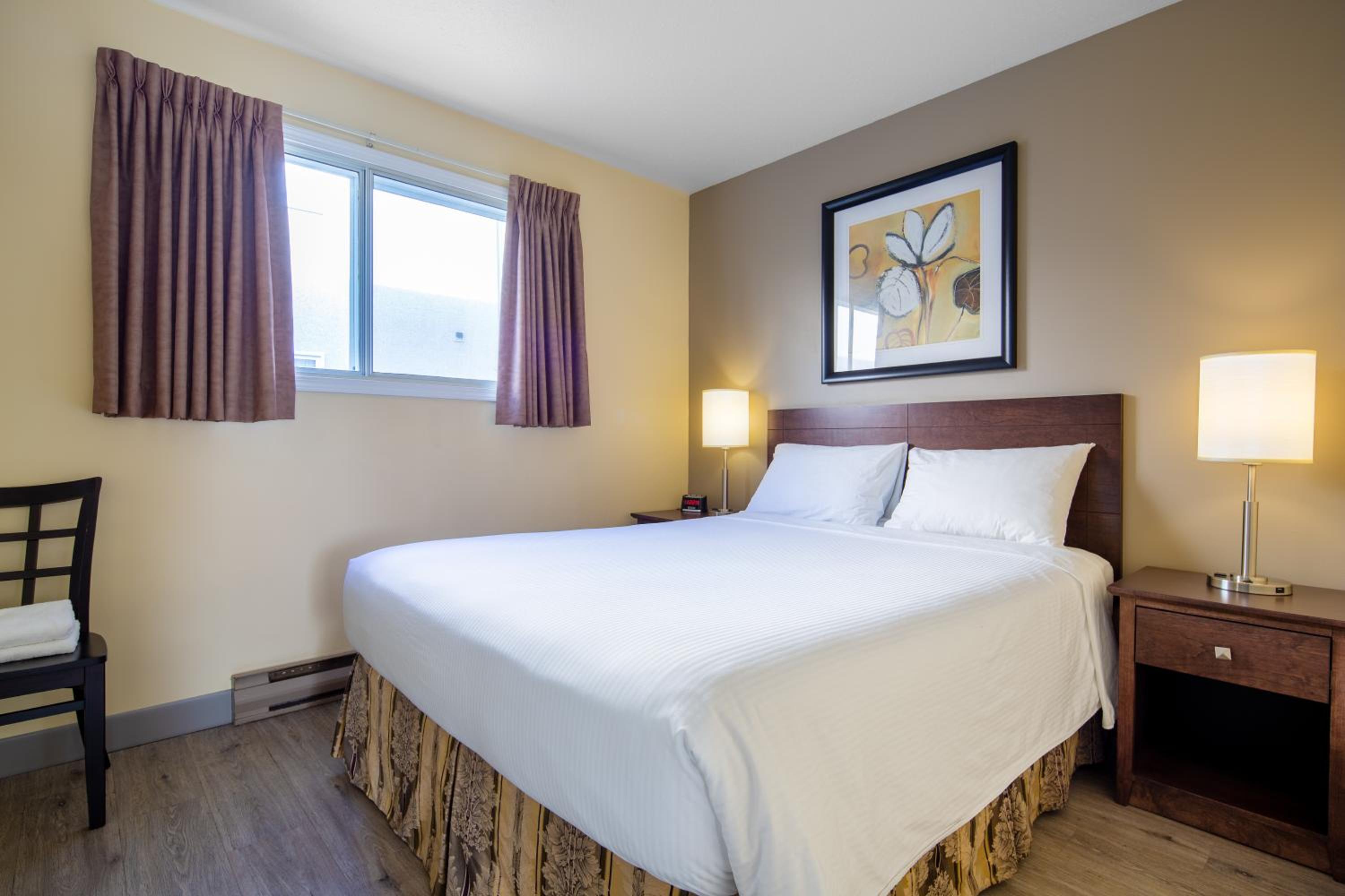 Deluxe Suite with Two Queen Beds - Photo 2