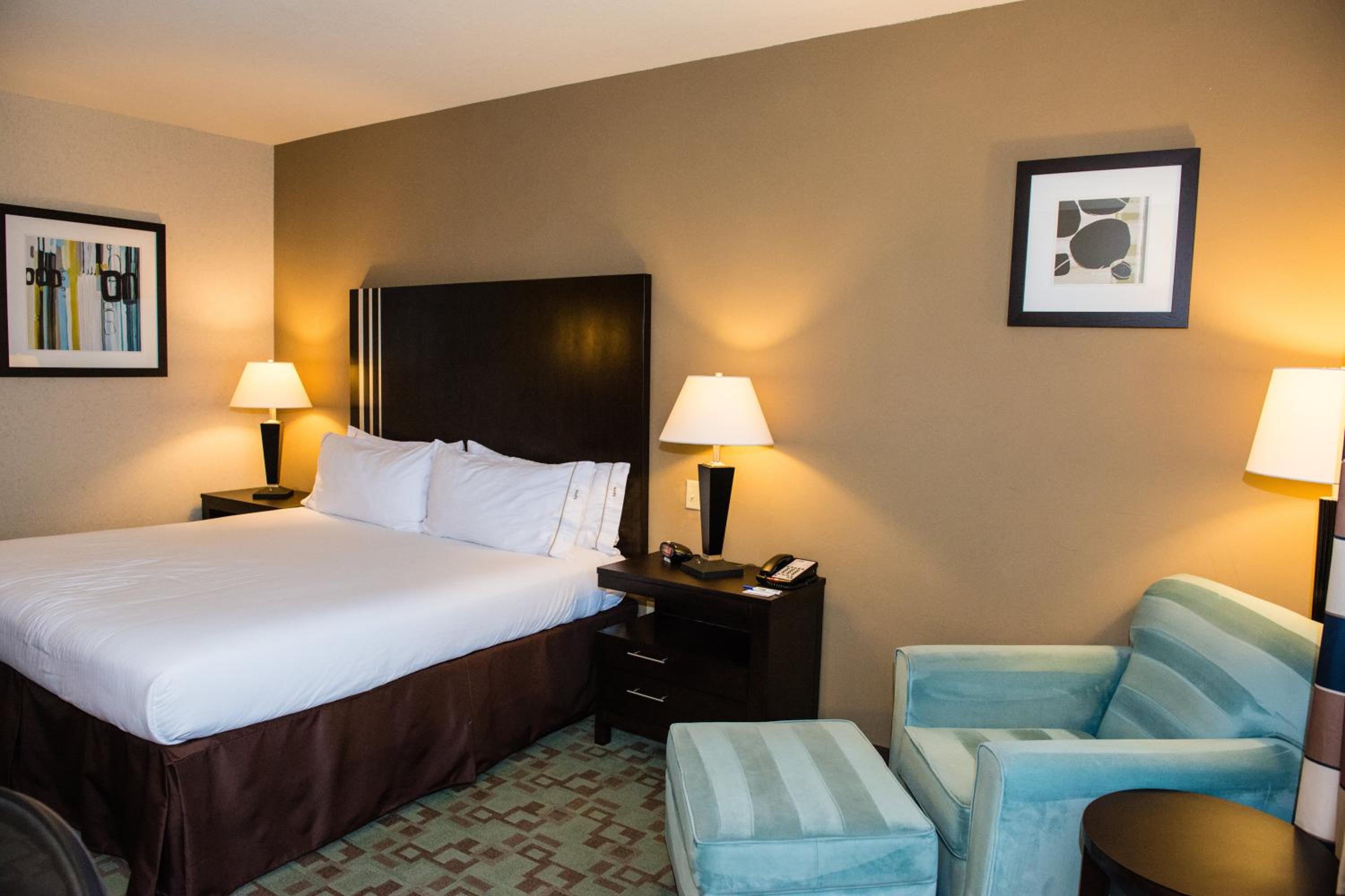 Standard King Room - Photo 3