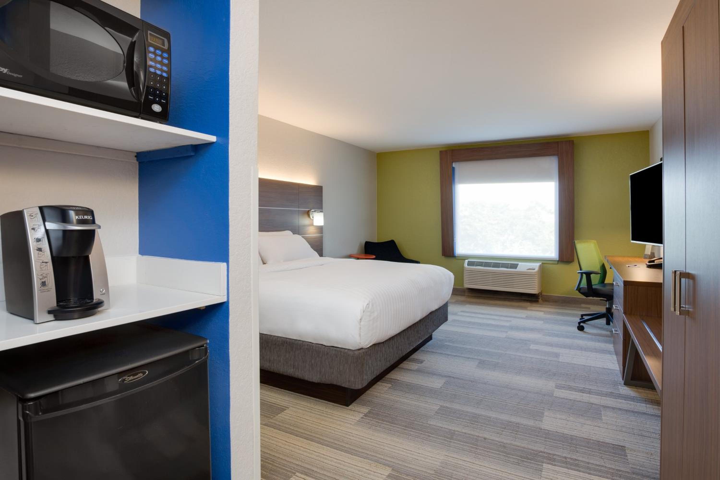 Standard King Room - Photo 2
