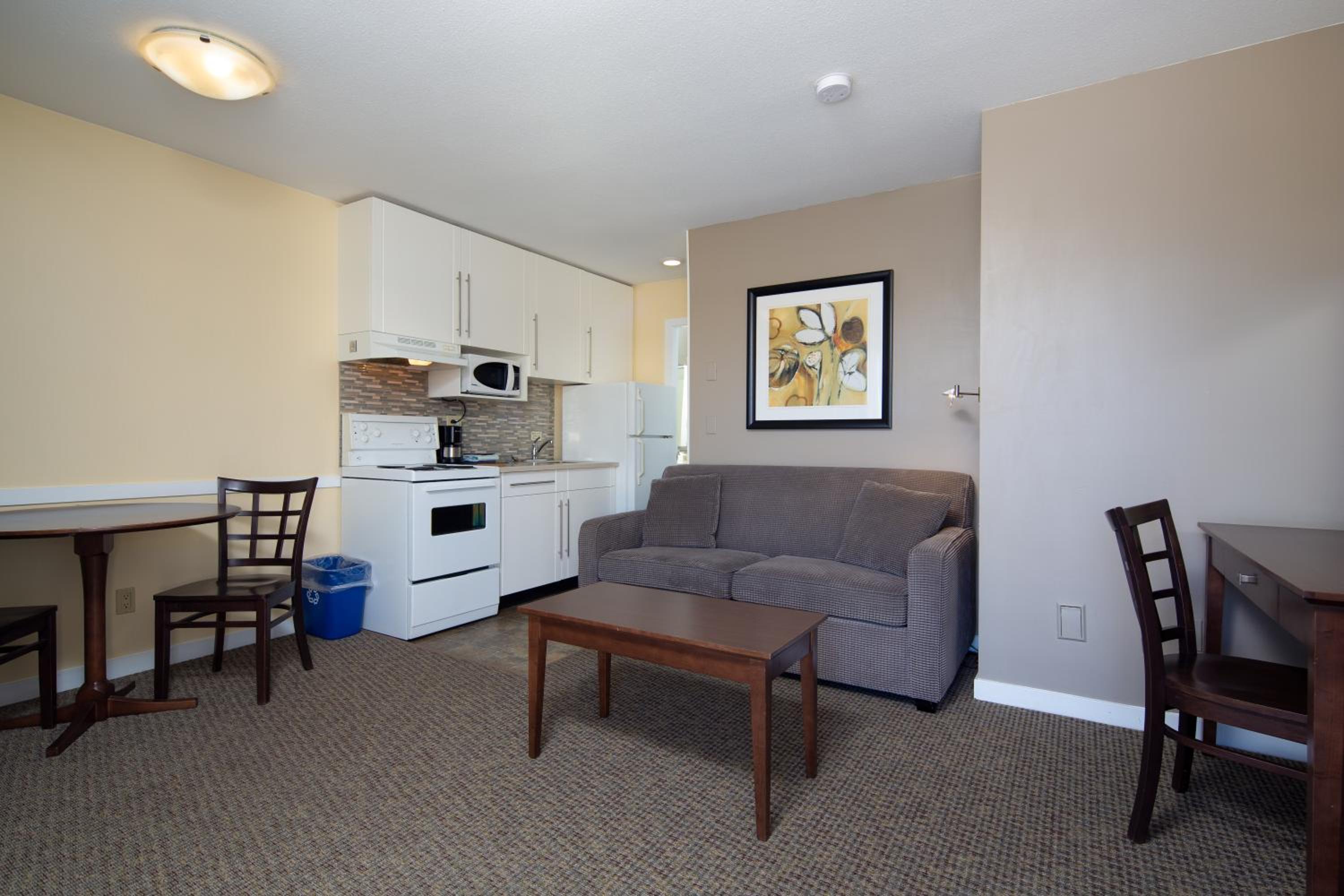 One-Bedroom Suite with Kitchen - Photo 11
