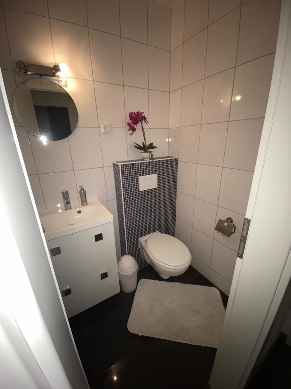 Three-Bedroom Apartment - Photo 8