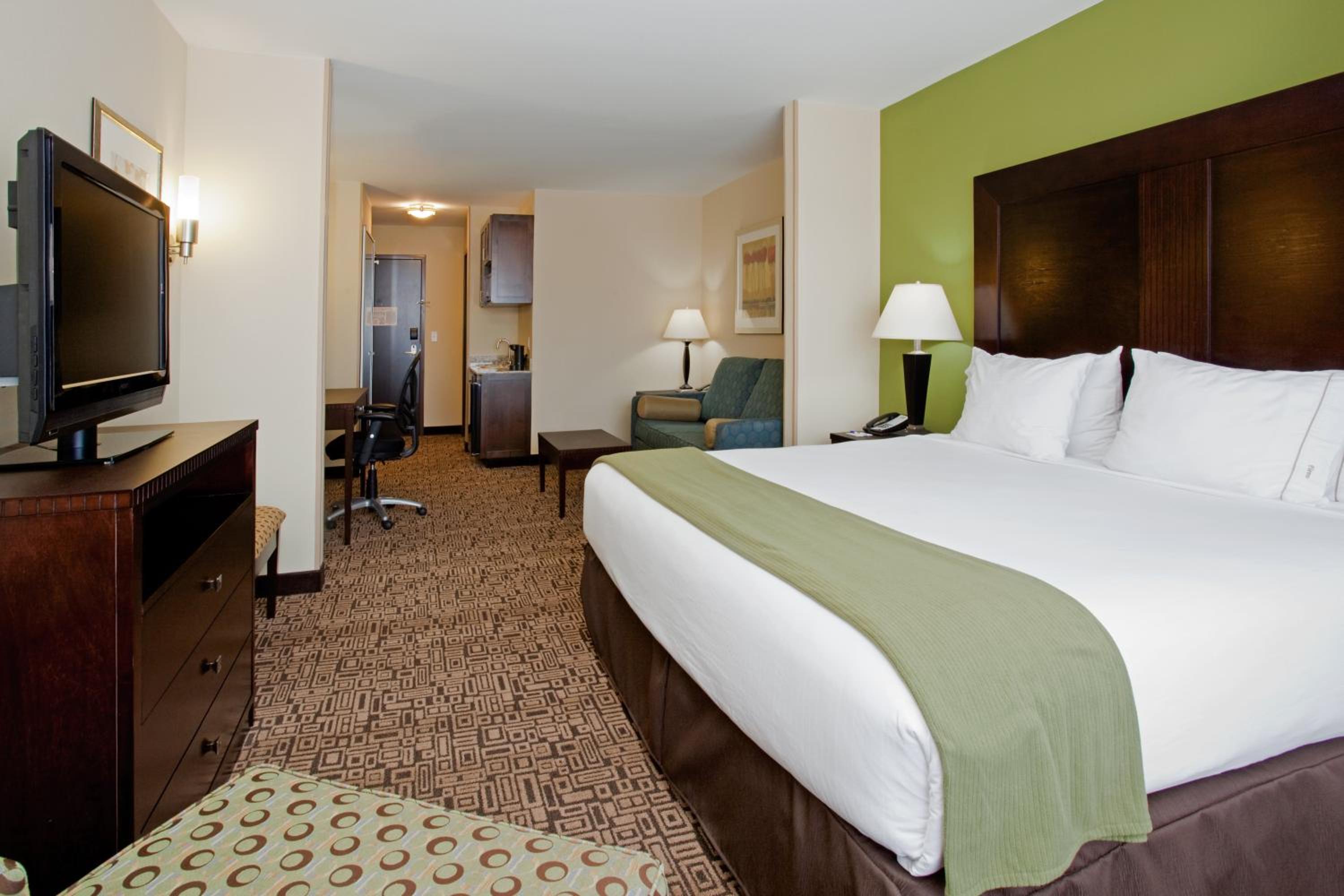 King Suite with Sofa Bed - Photo 3