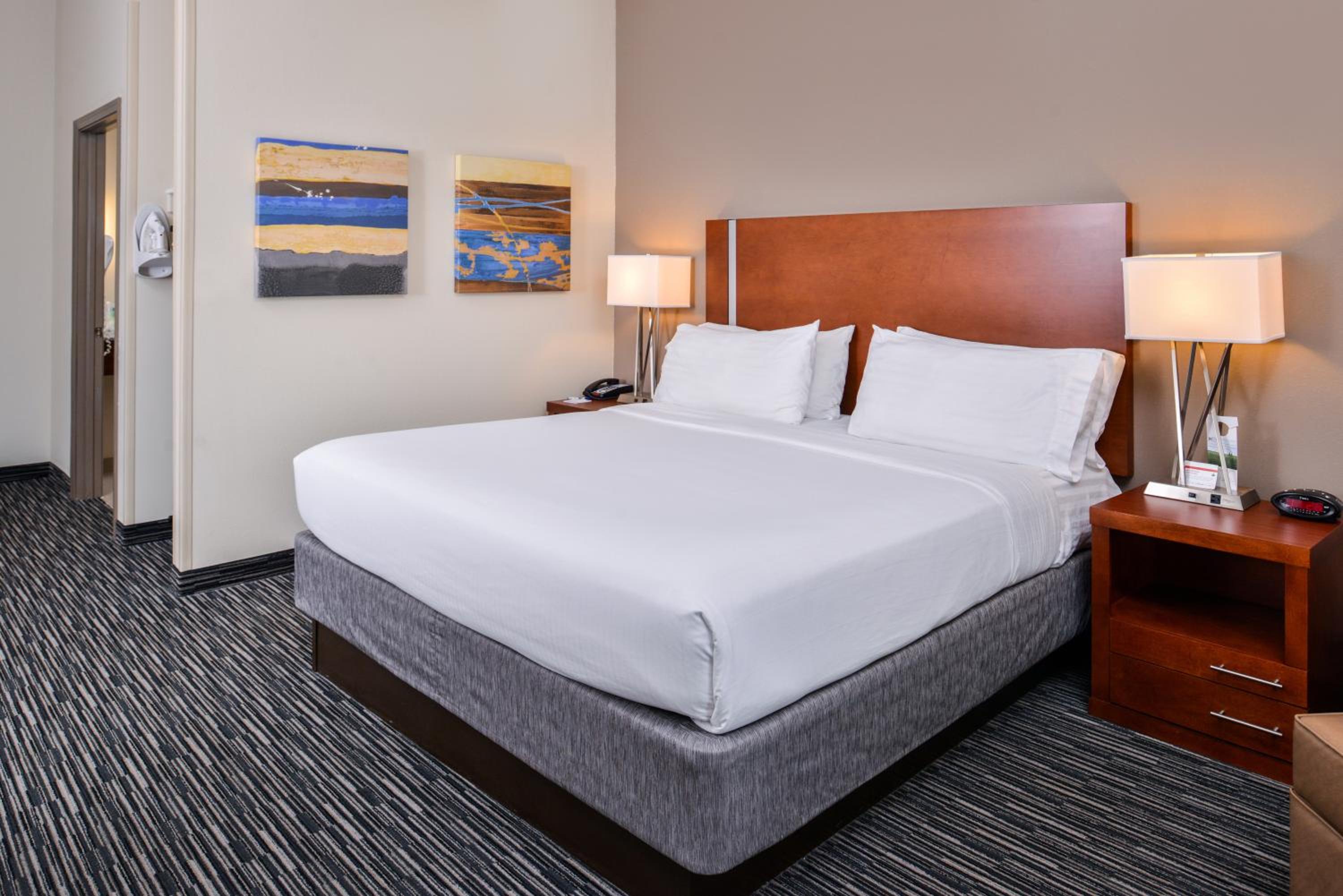 Standard King Room photo 2