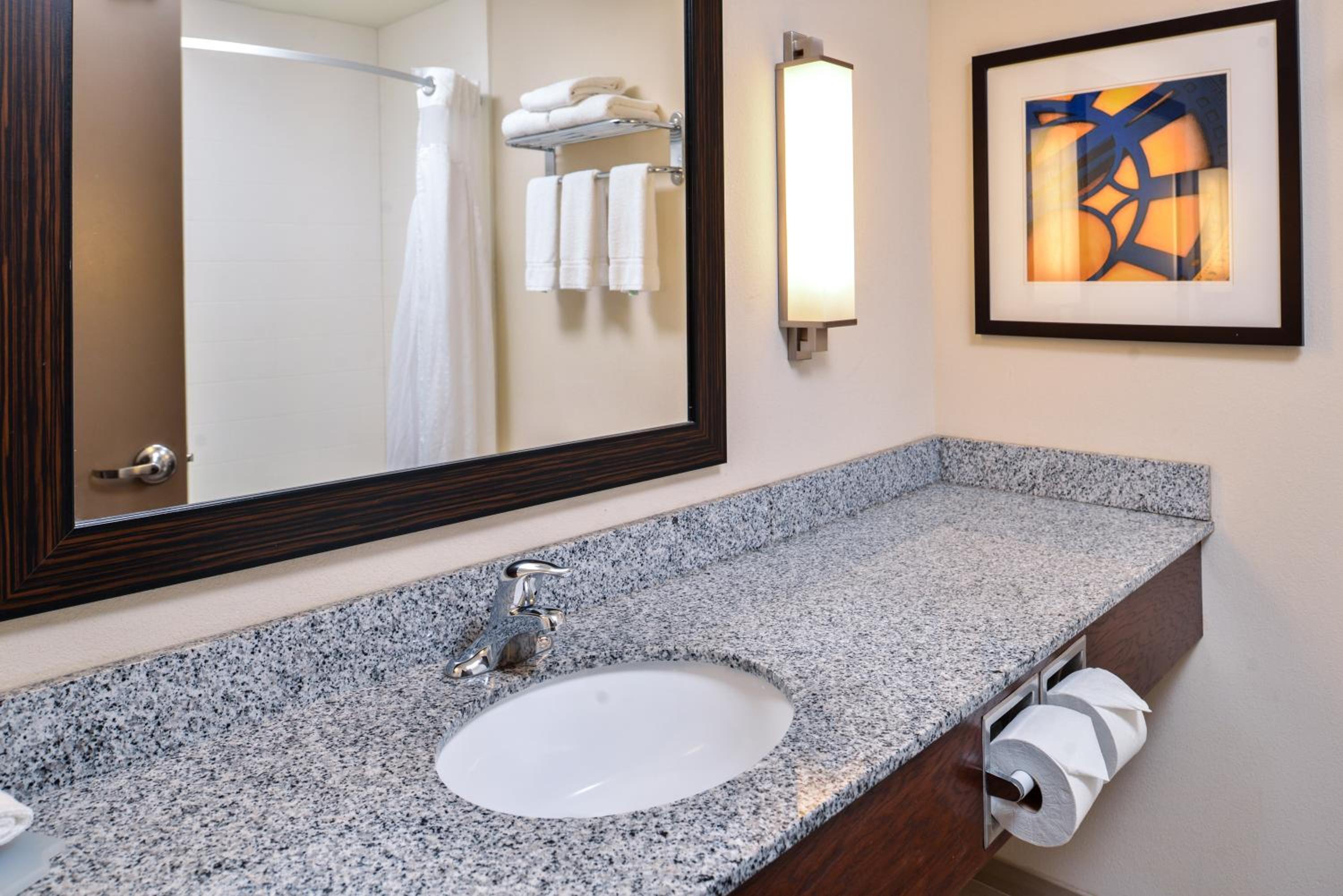 Standard King Room photo 3