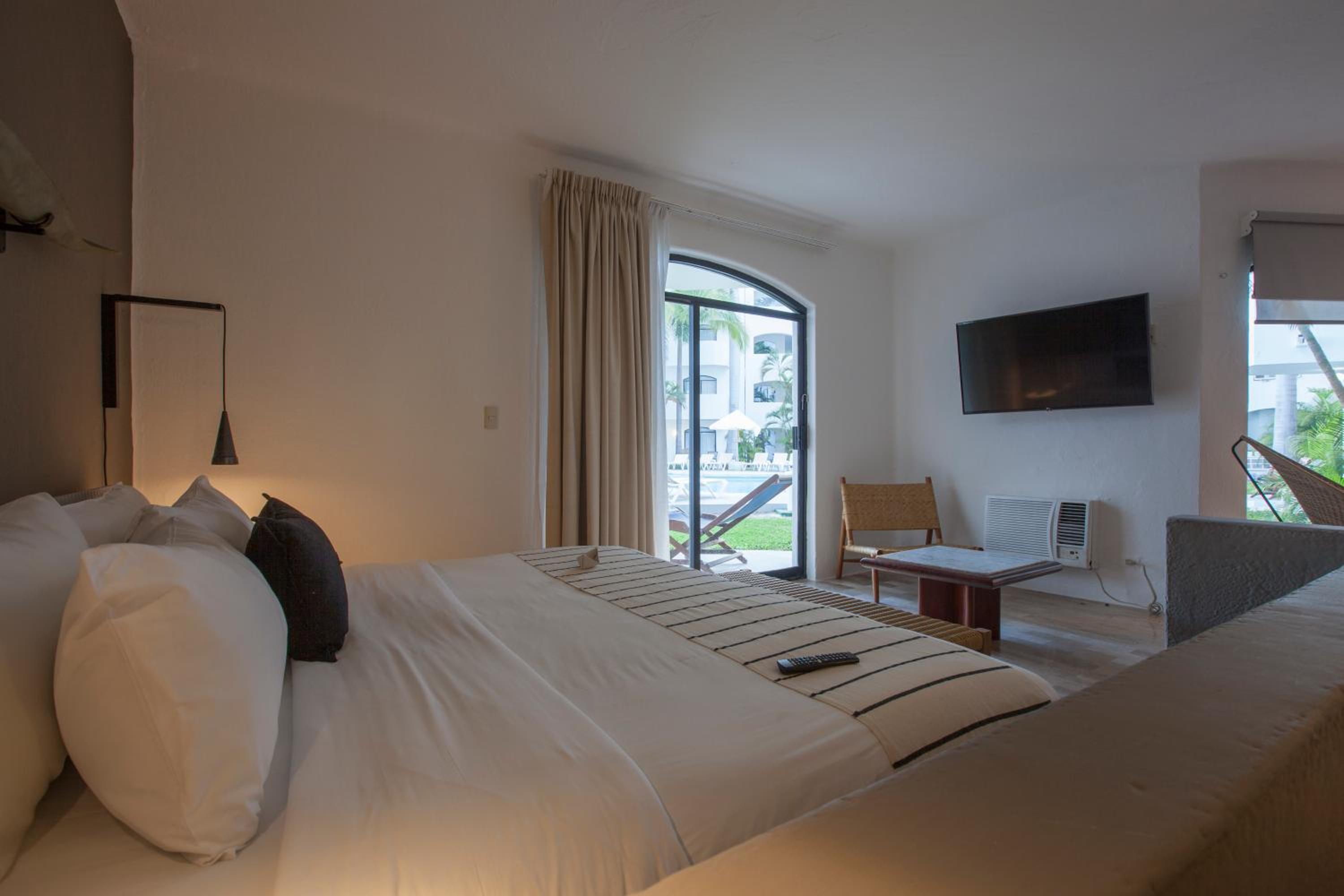 Estefanos - Photo 8
