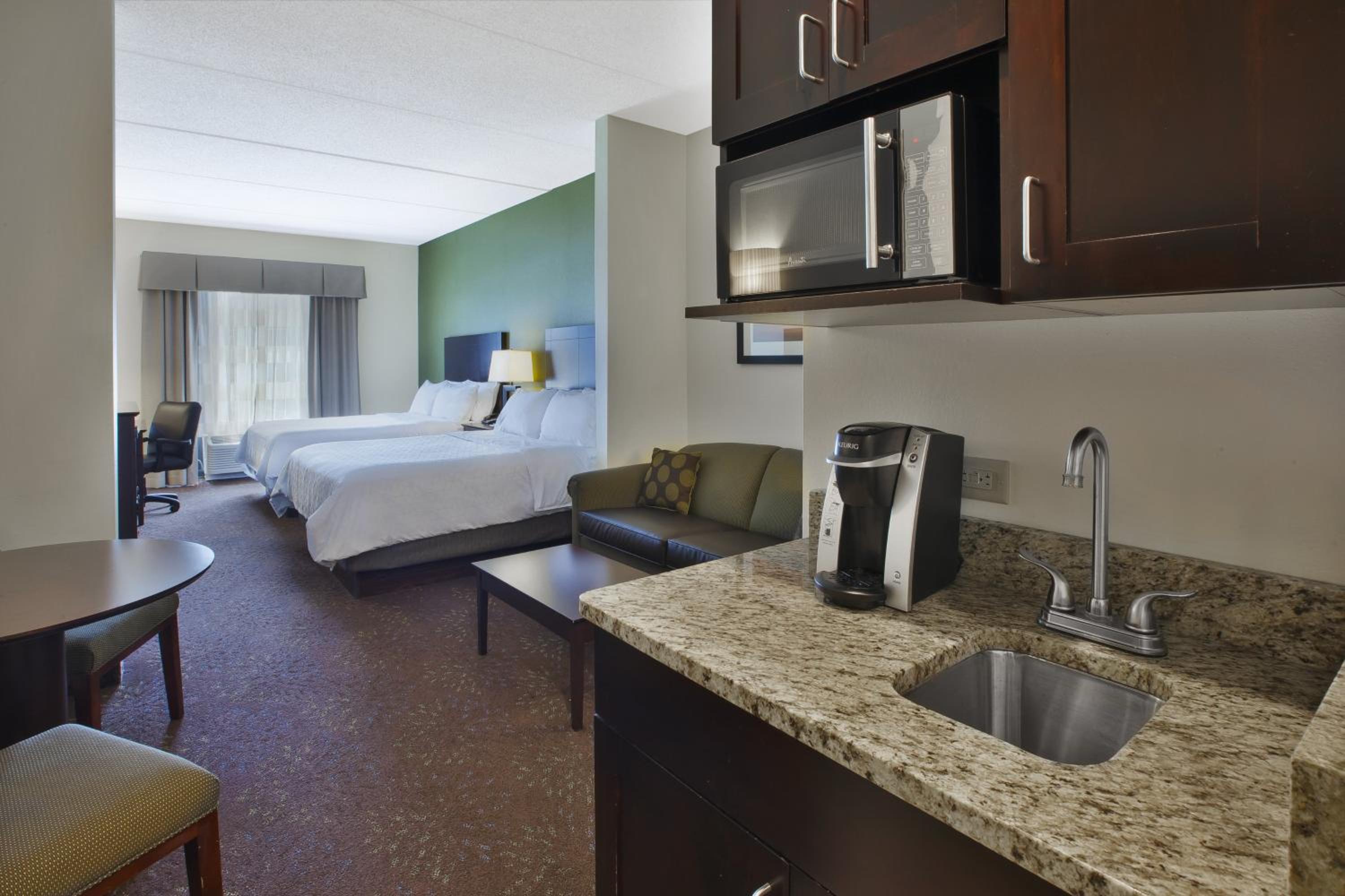 Suite with Two Queen Beds - Communications Access photo 1