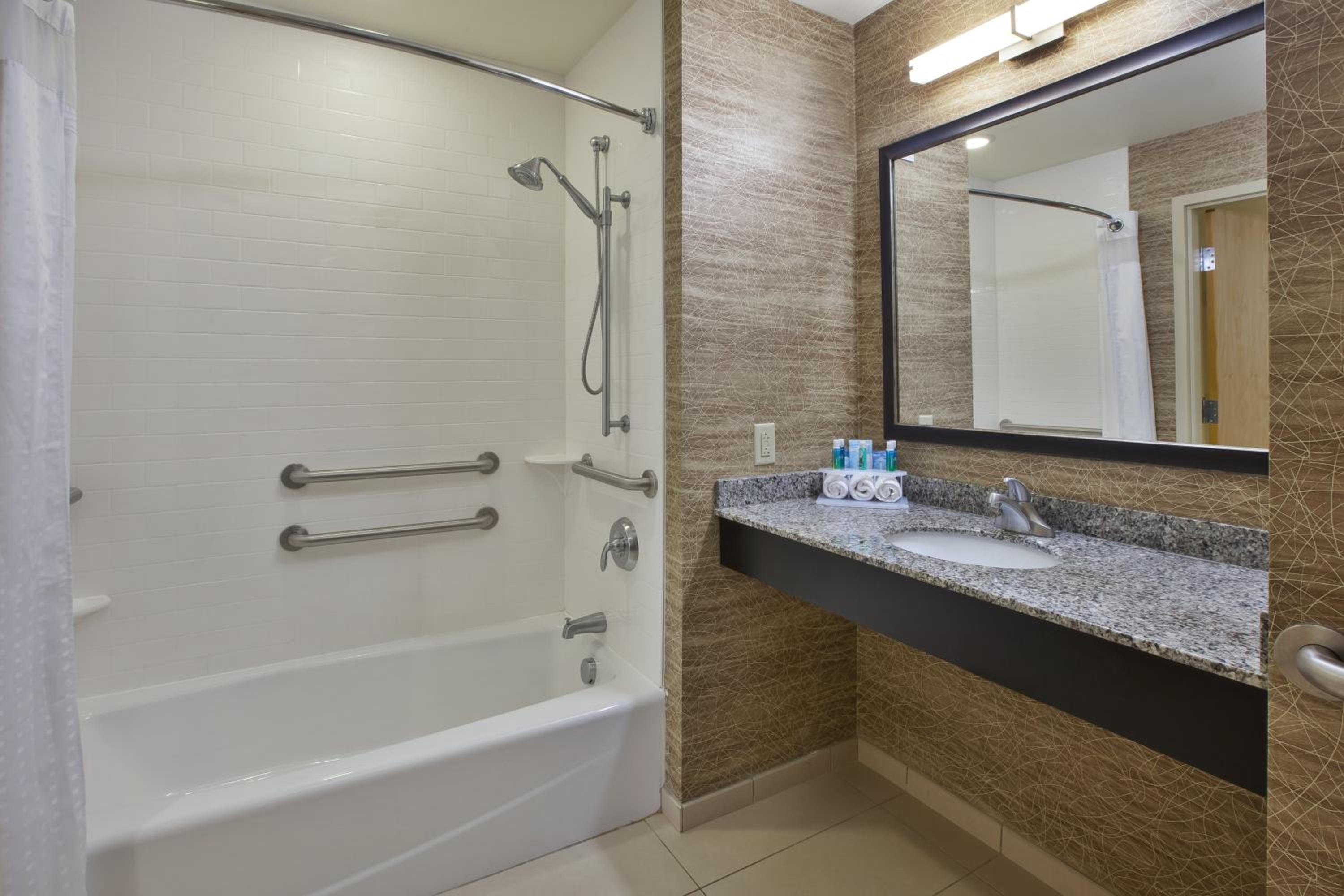 Suite with Two Queen Beds - Communications Access photo 2