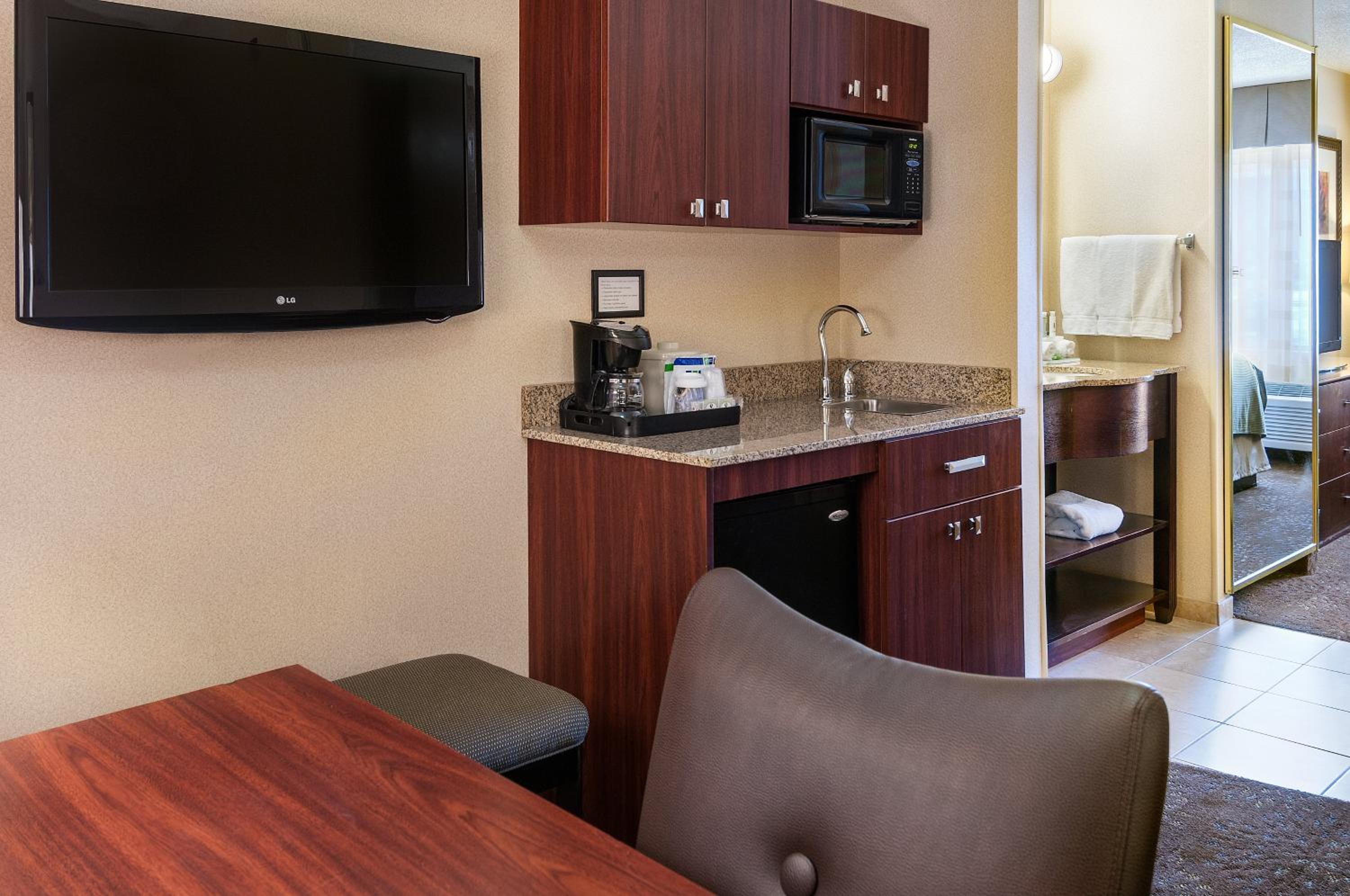 King Suite - Photo 2