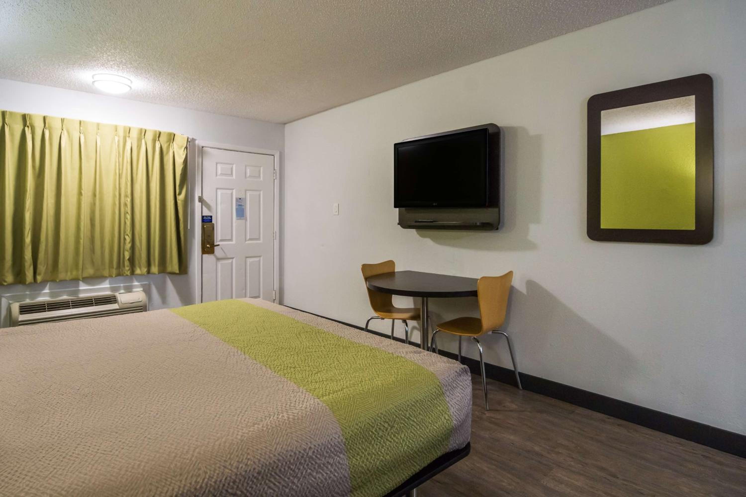 Deluxe Quadruple Room - Non-Smoking - Photo 5