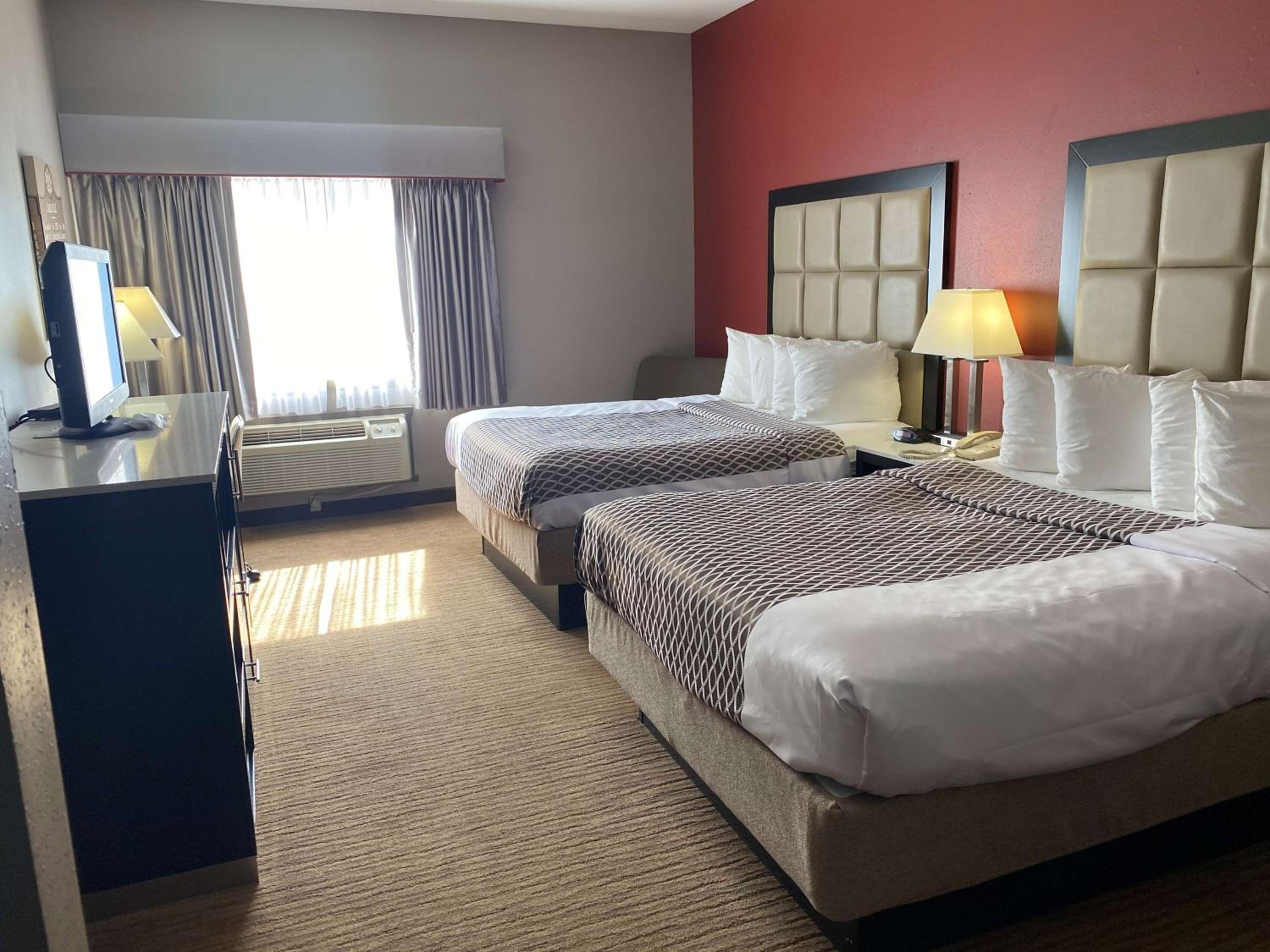Queen Room with Two Queen Beds - Non-Smoking photo 1