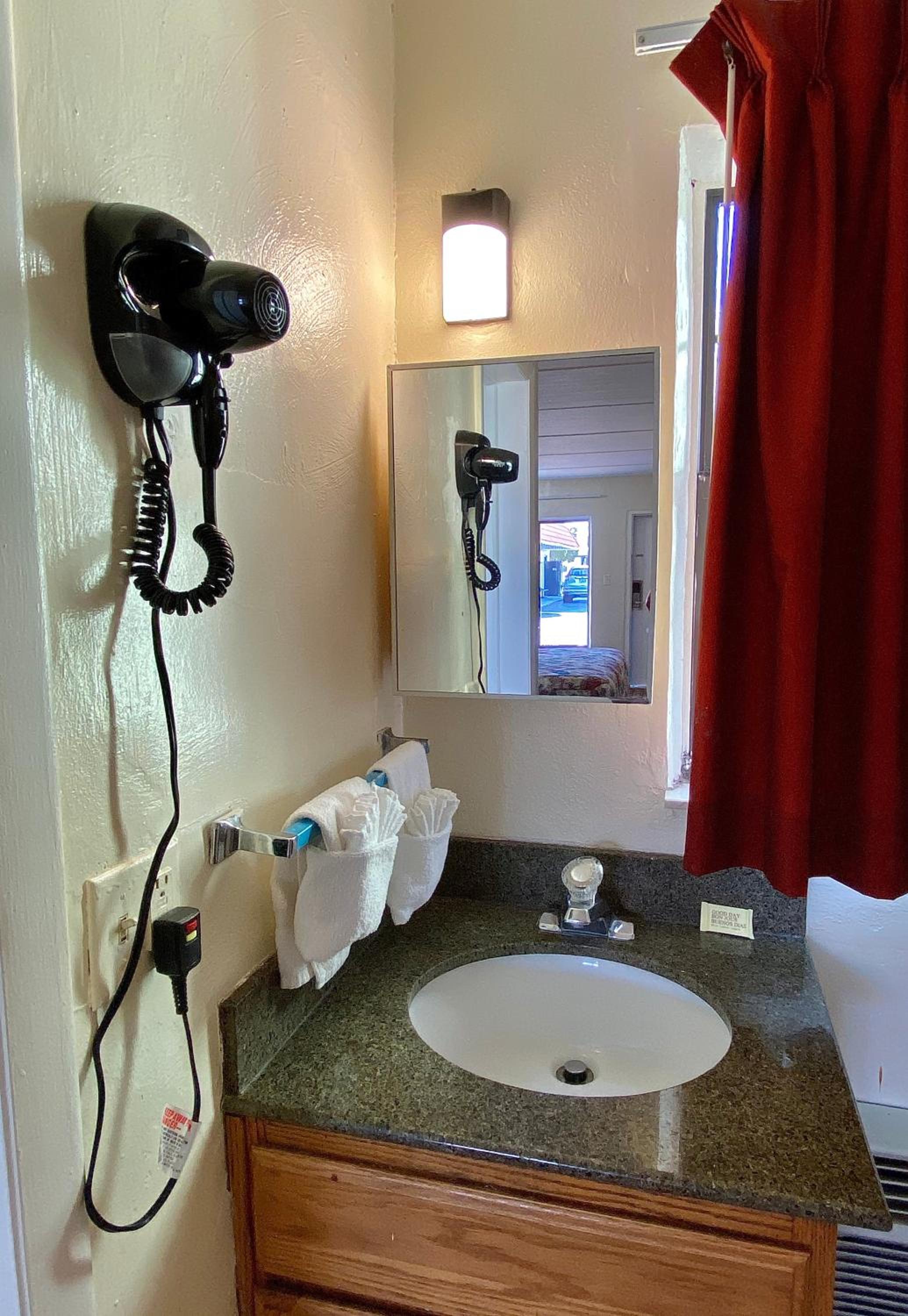Standard Double Room - Photo 3