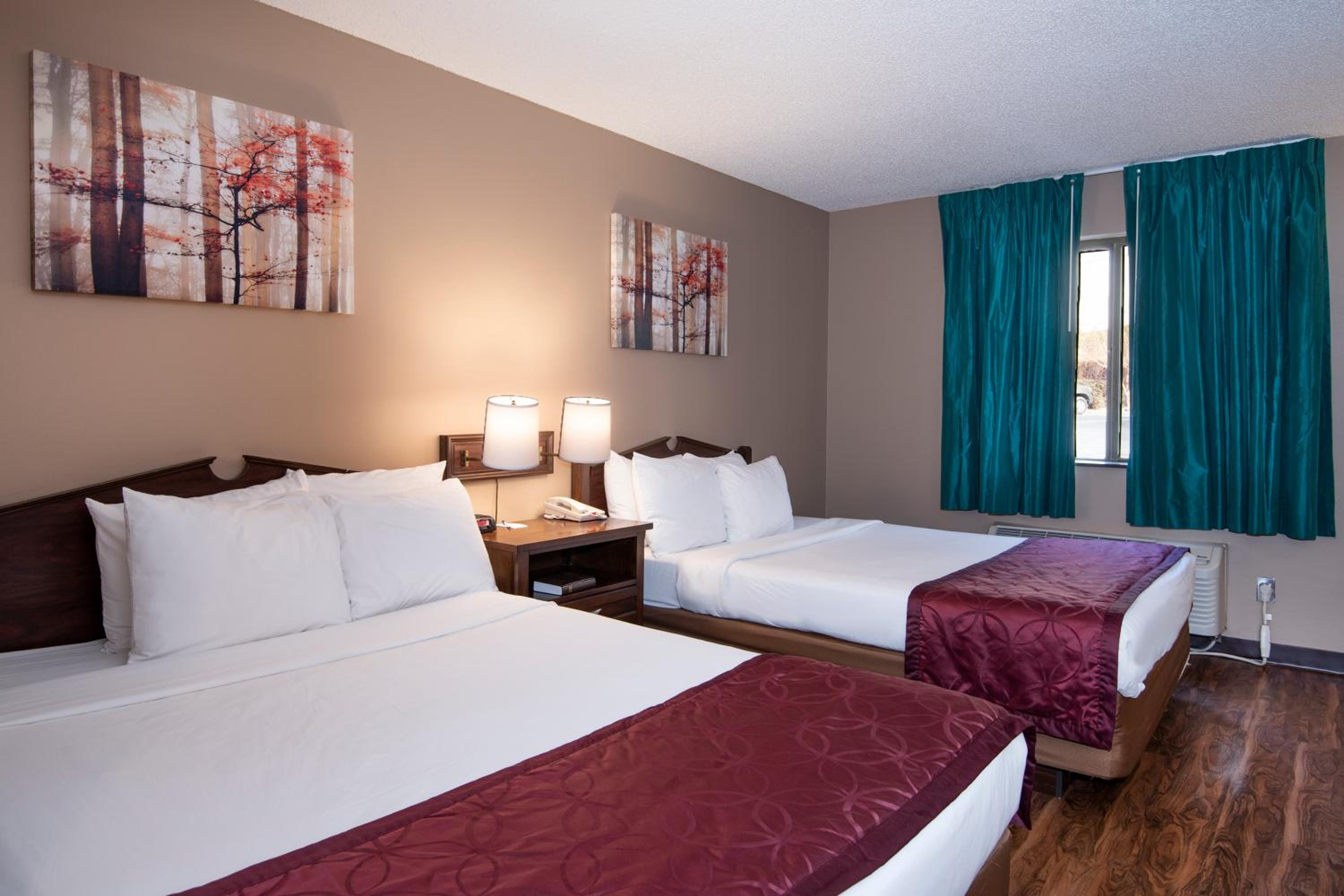 Queen Suite with Kitchenette