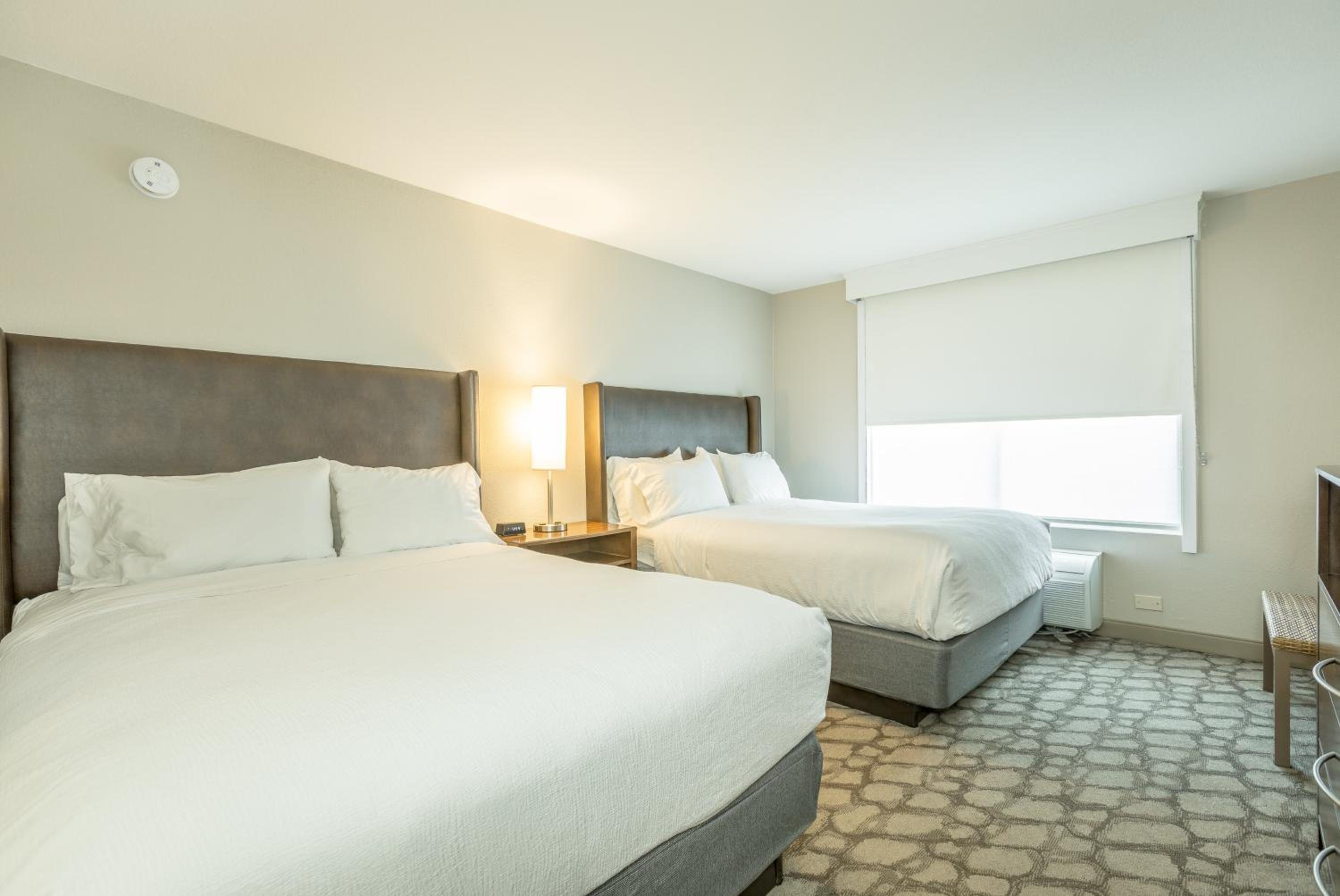 Double Room with Two Double Beds - Non-Smoking photo 2