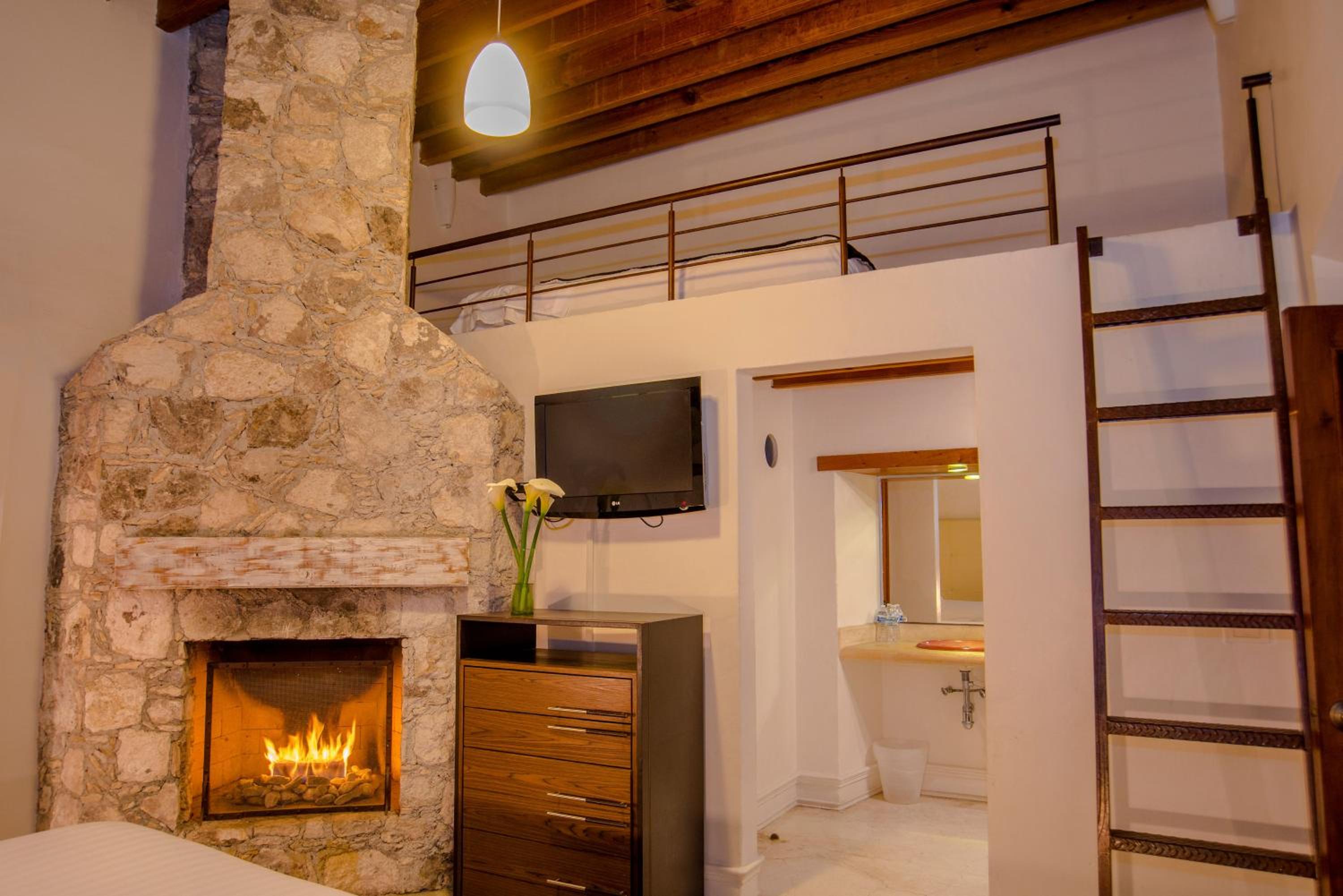 Suite Family Room