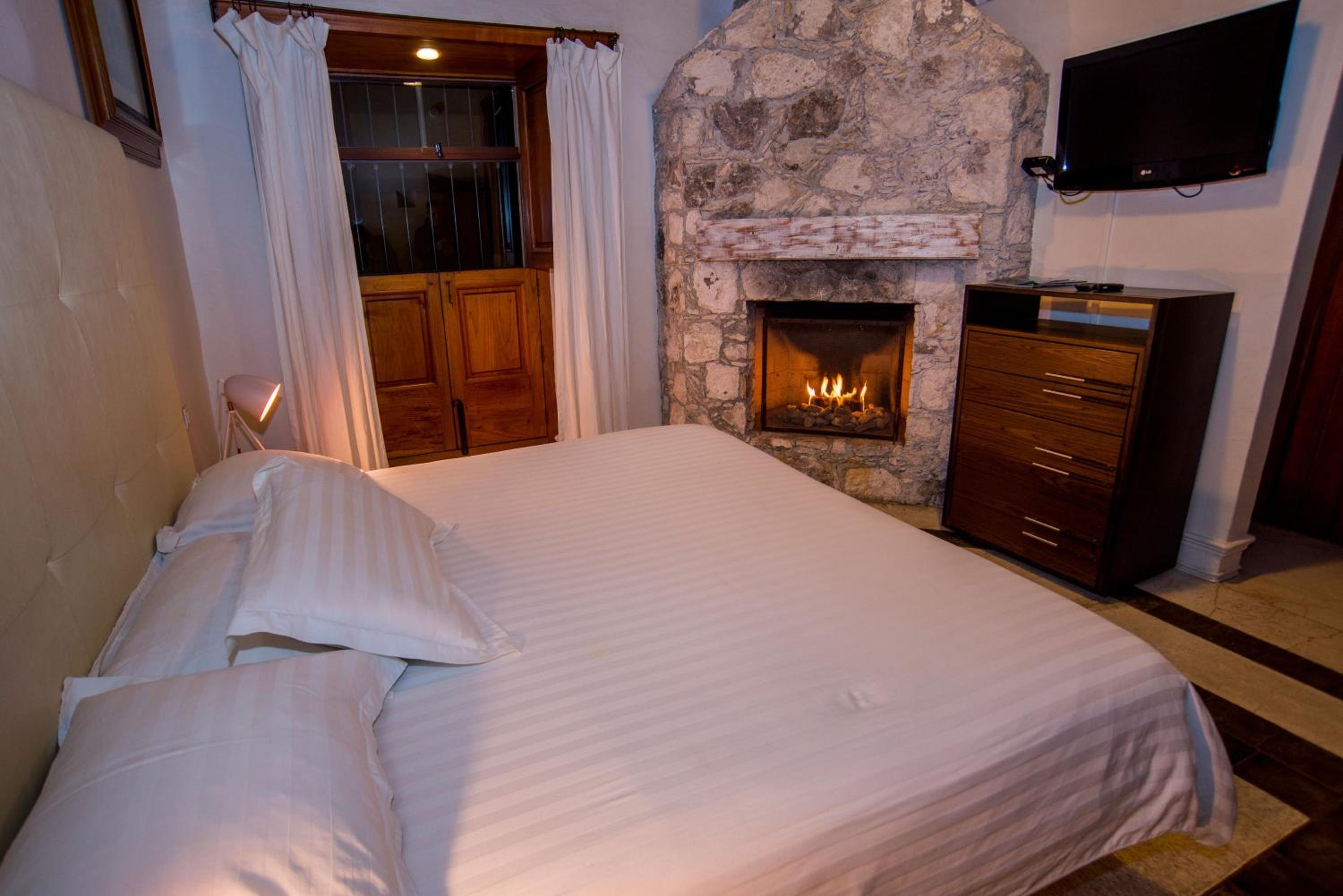 Suite Family Room photo 3