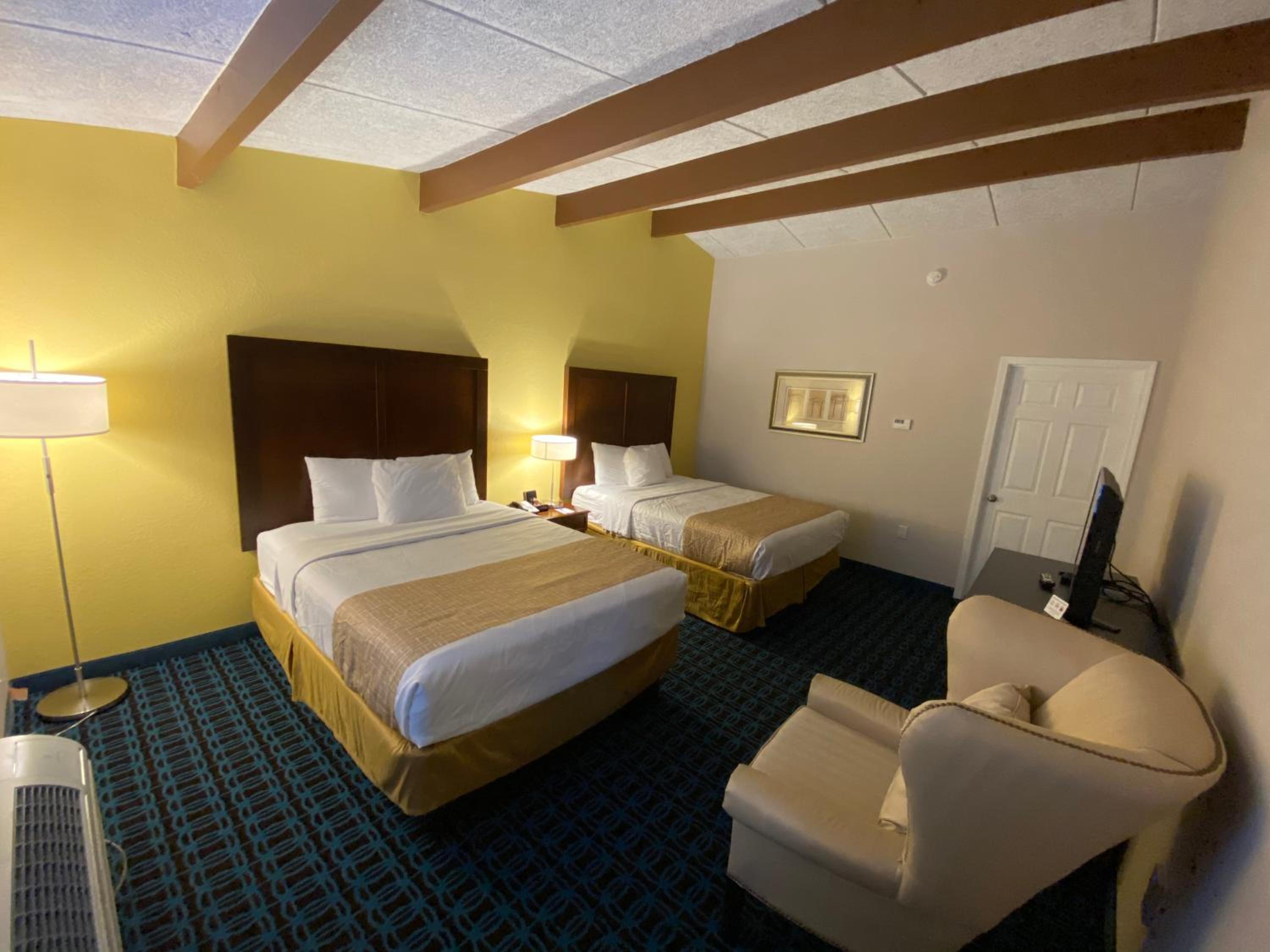 Suite with Two Queen Beds - Non-Smoking - Photo 3
