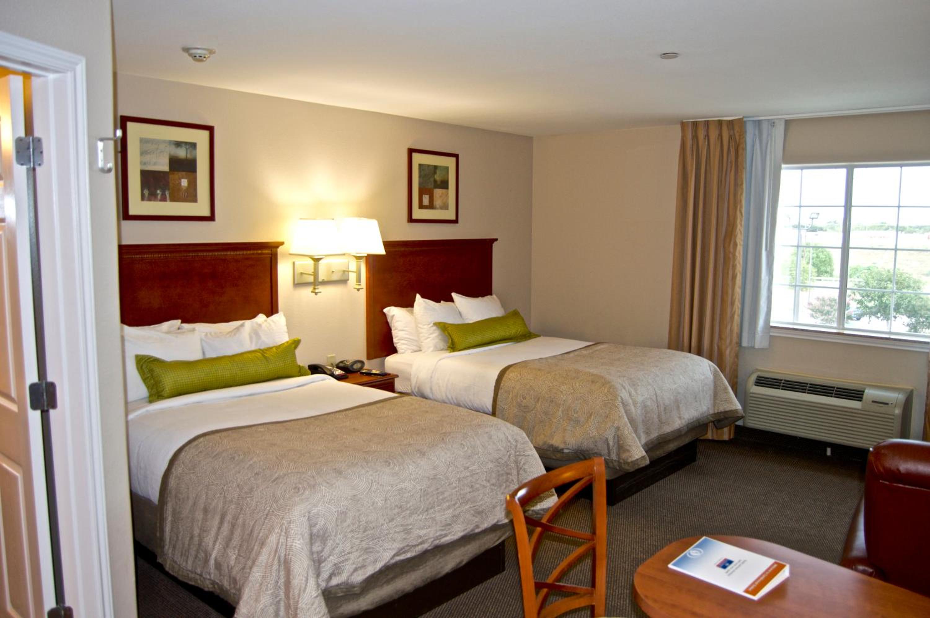 Studio Suite with Two Double Beds - Photo 1