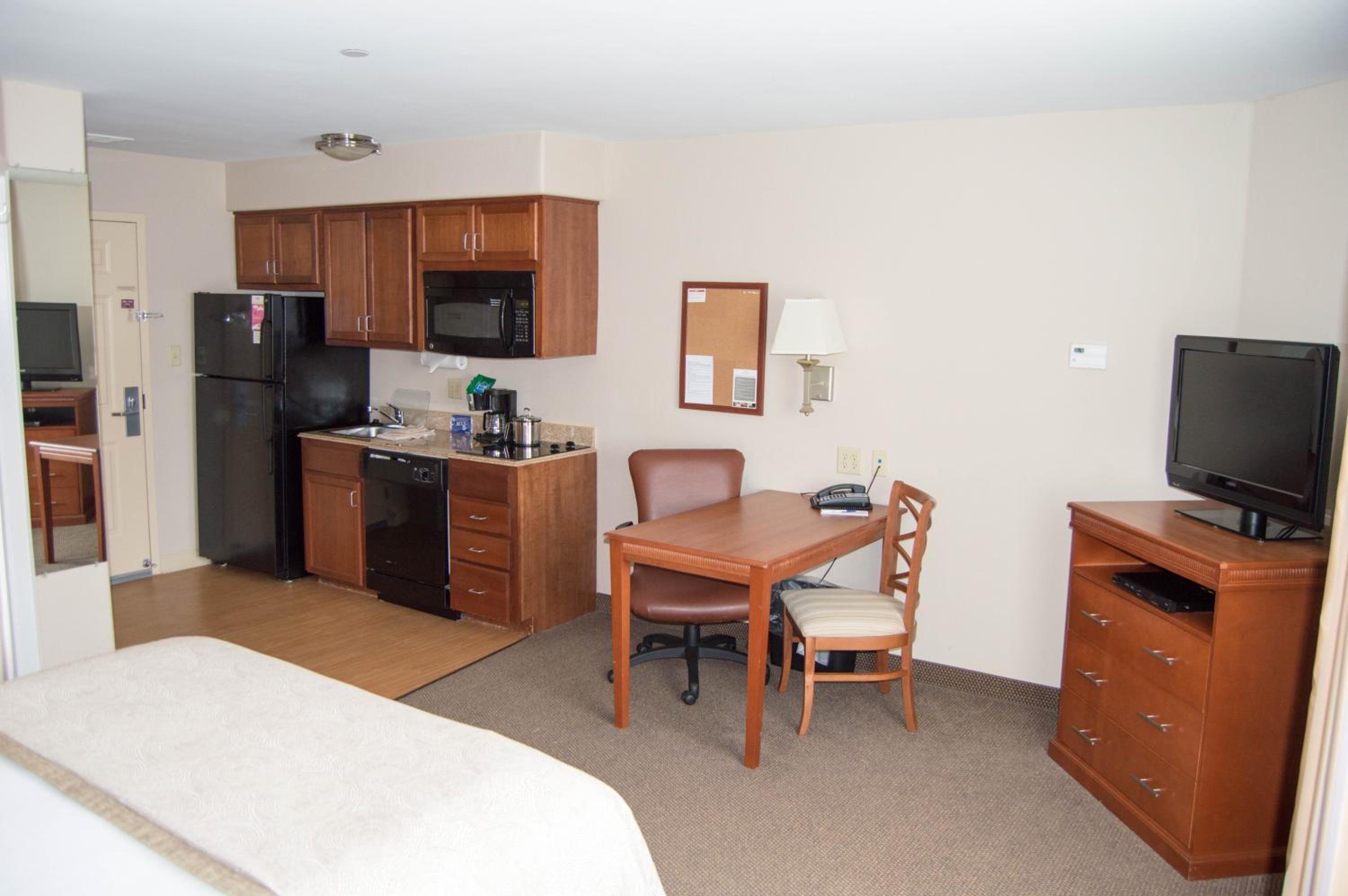 Studio Queen Suite - Photo 2