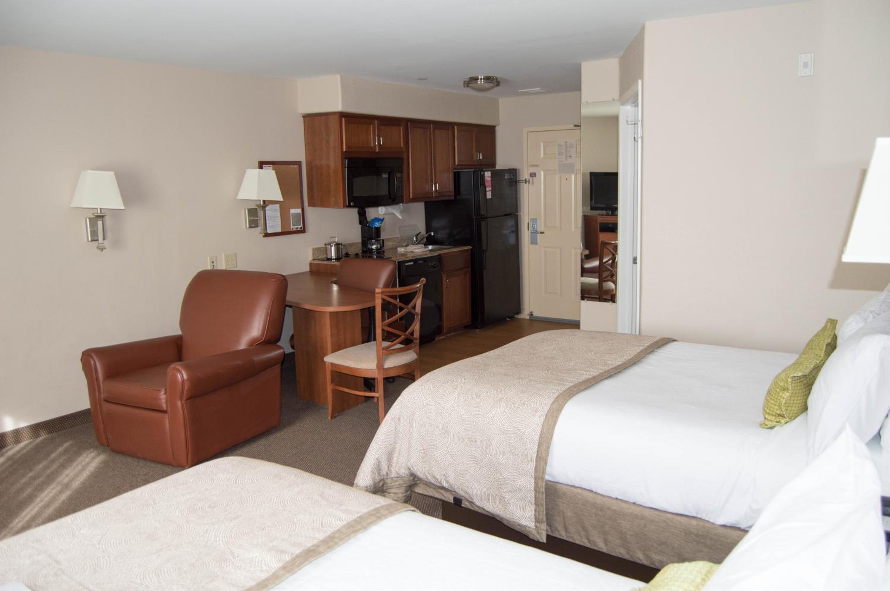 Studio Suite with Two Double Beds - Photo 2