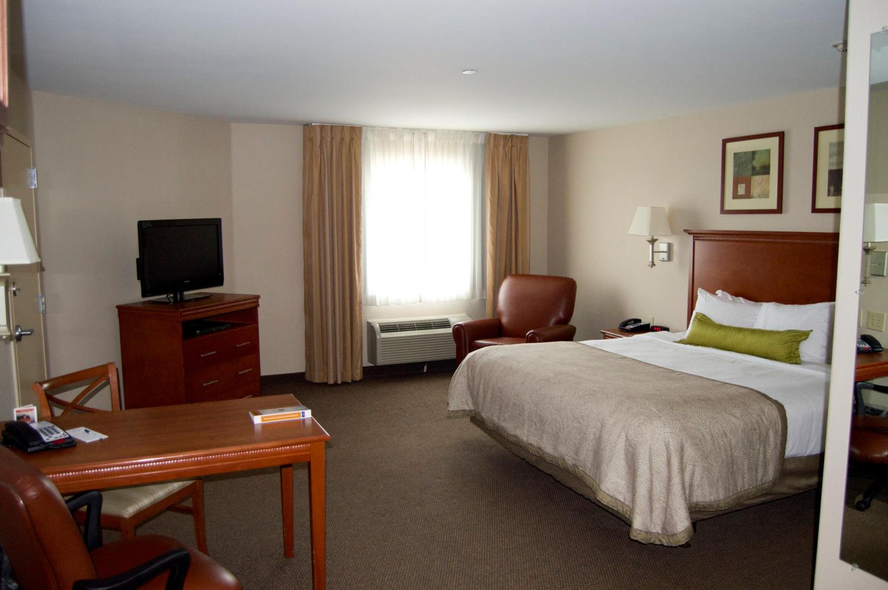 King Studio Suite - Hearing Accessible/Non-Smoking