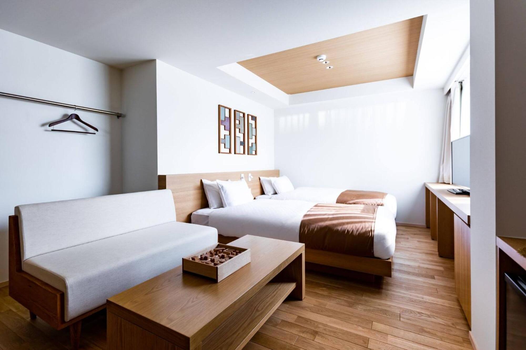 Twin Room thumbnail 5
