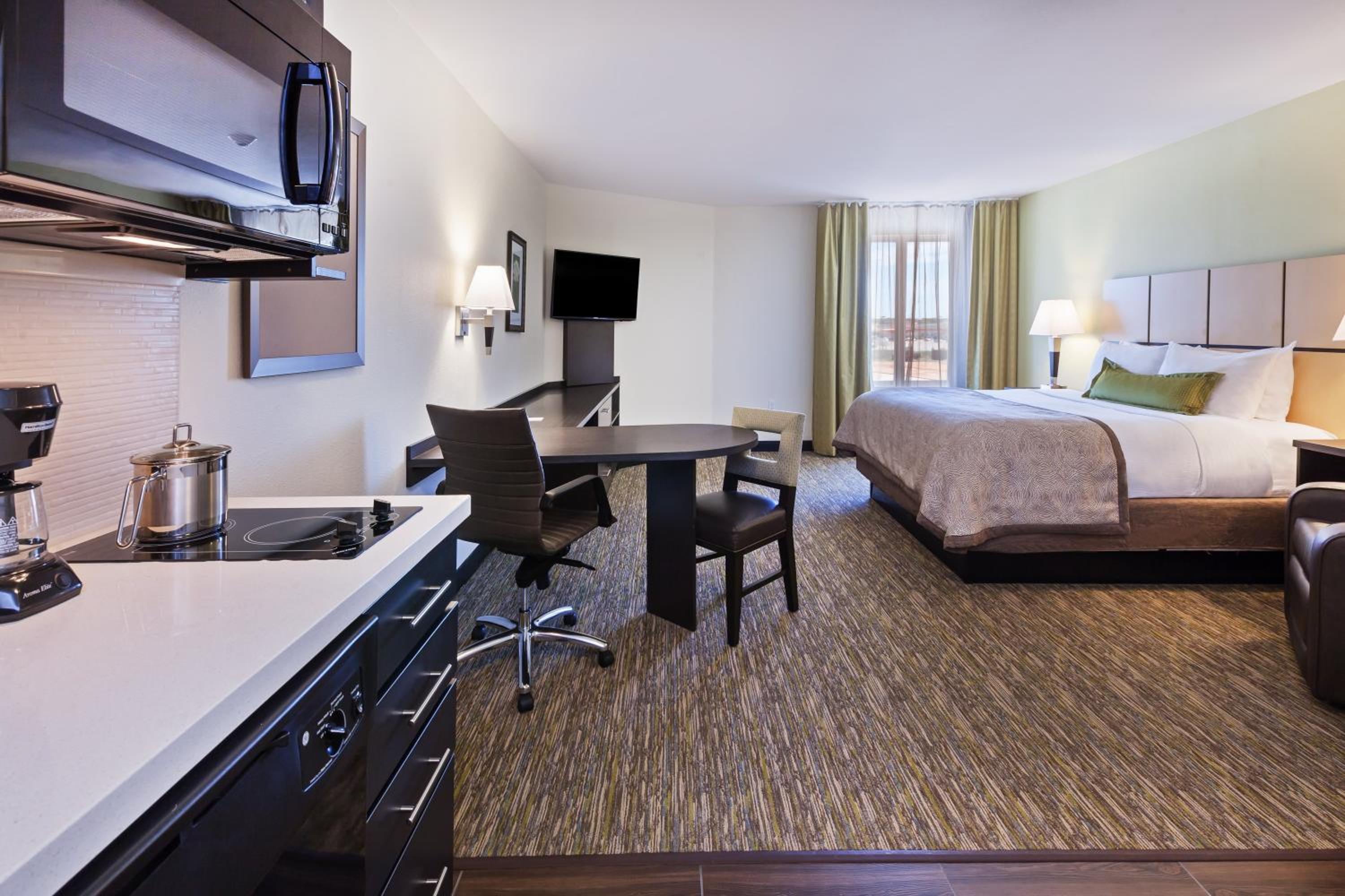 Studio King Suite - Communications Accessible photo 2