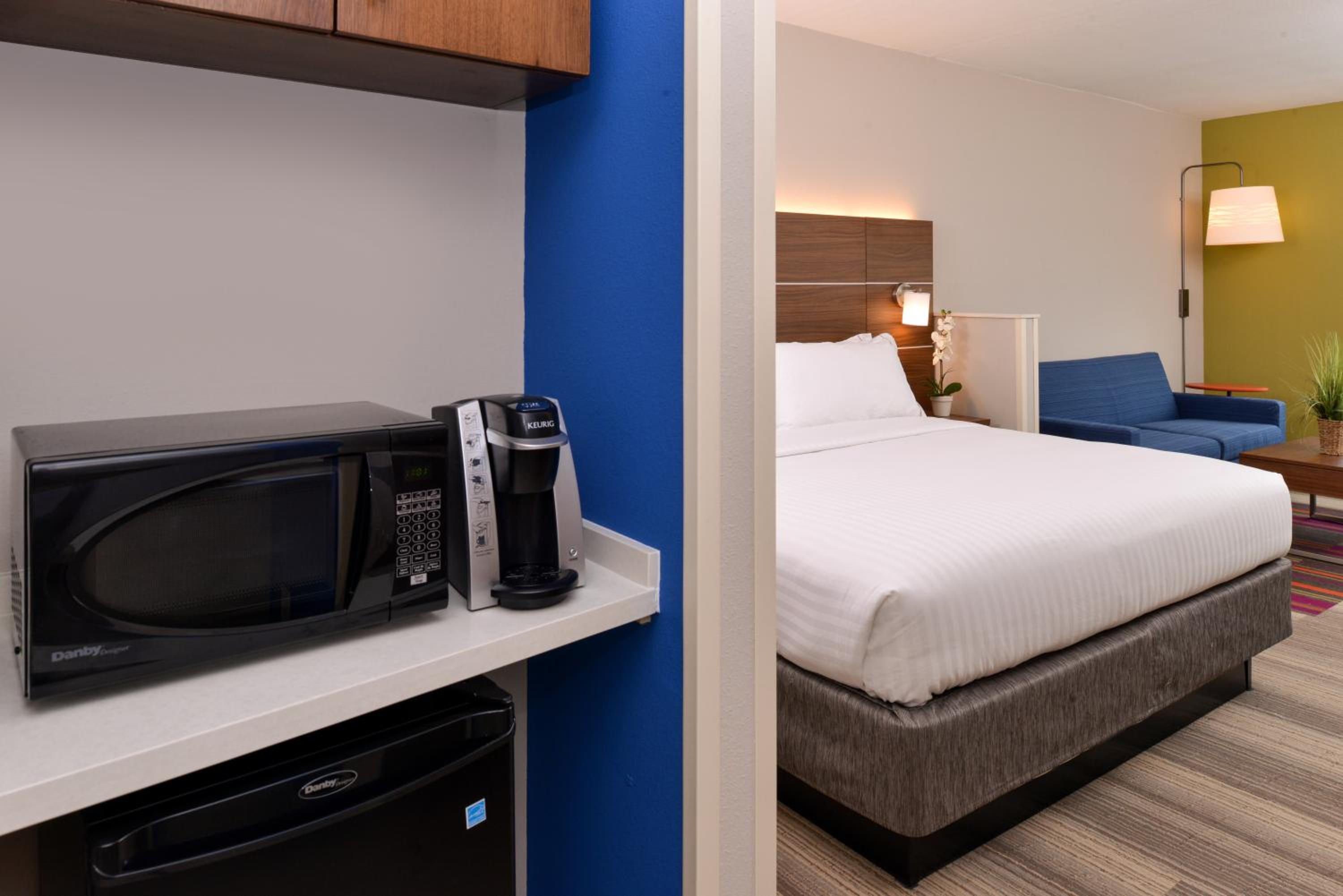 King Suite with Sofa Bed photo 2