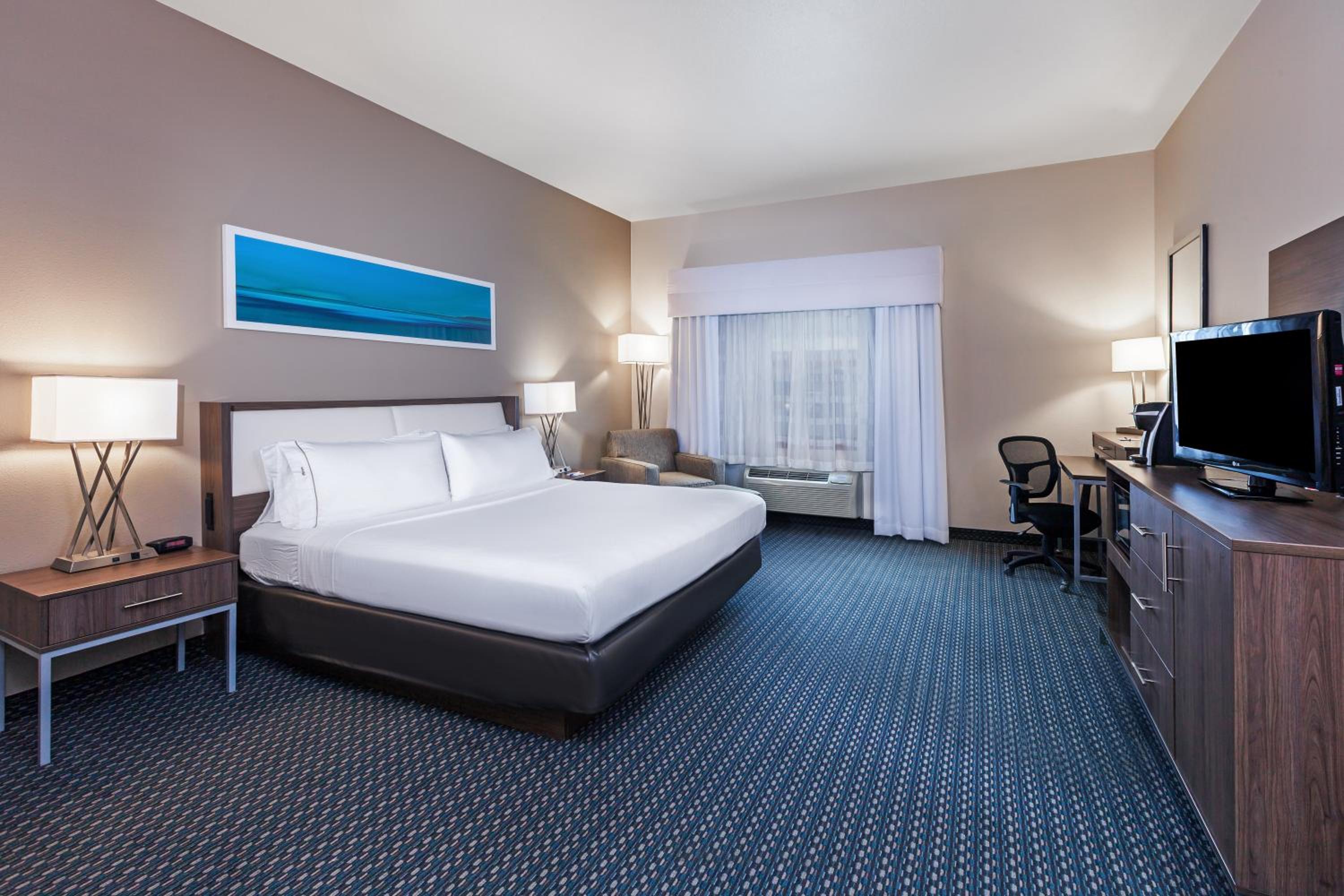 Standard King Room - Photo 1